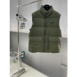 프라다 Prada 조끼 패딩。