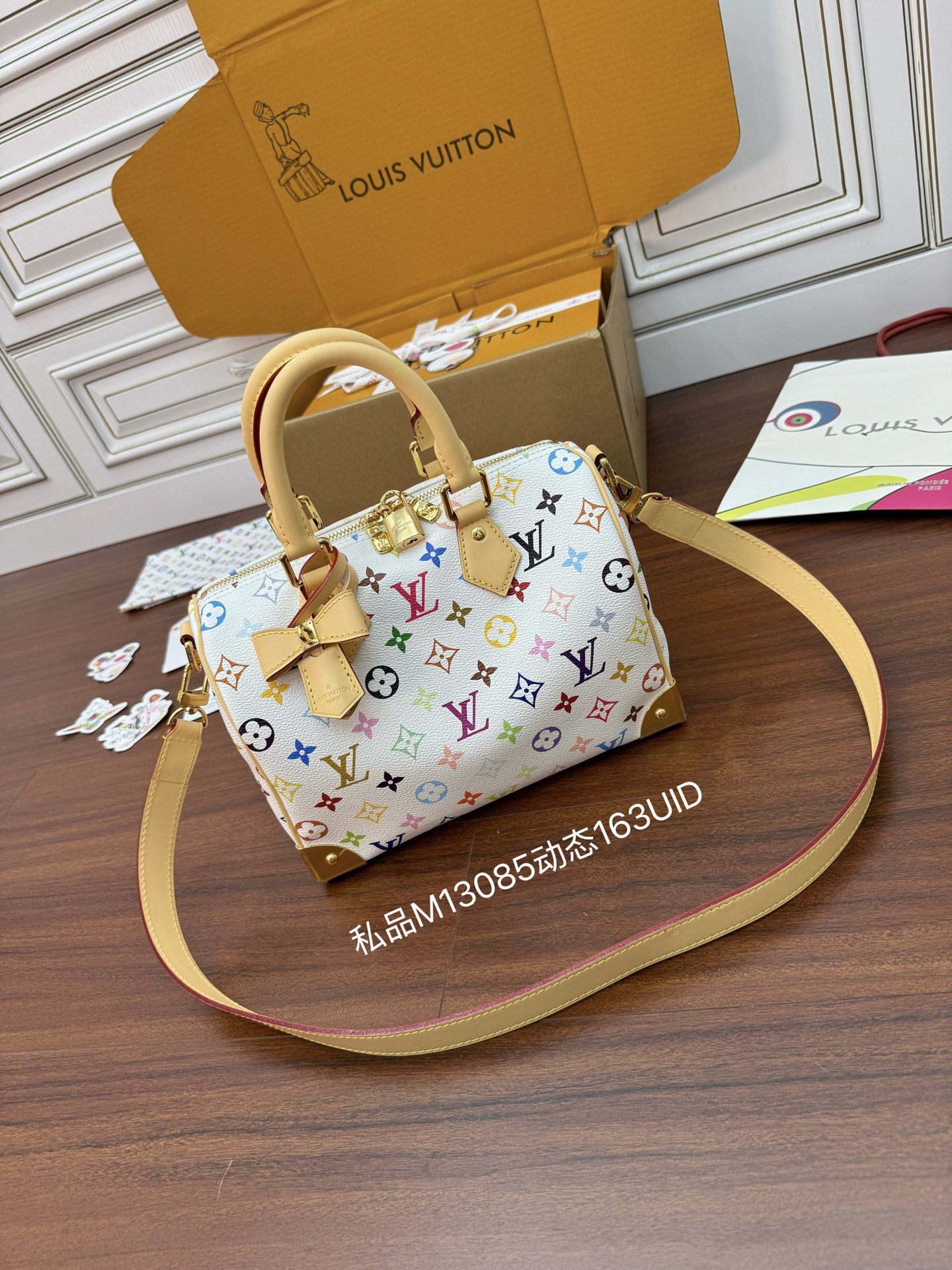 루이비통 Louis Vuitton x Murakami M13085 Takashi Speedy Bandouliere 25 Multicolor White 25cm