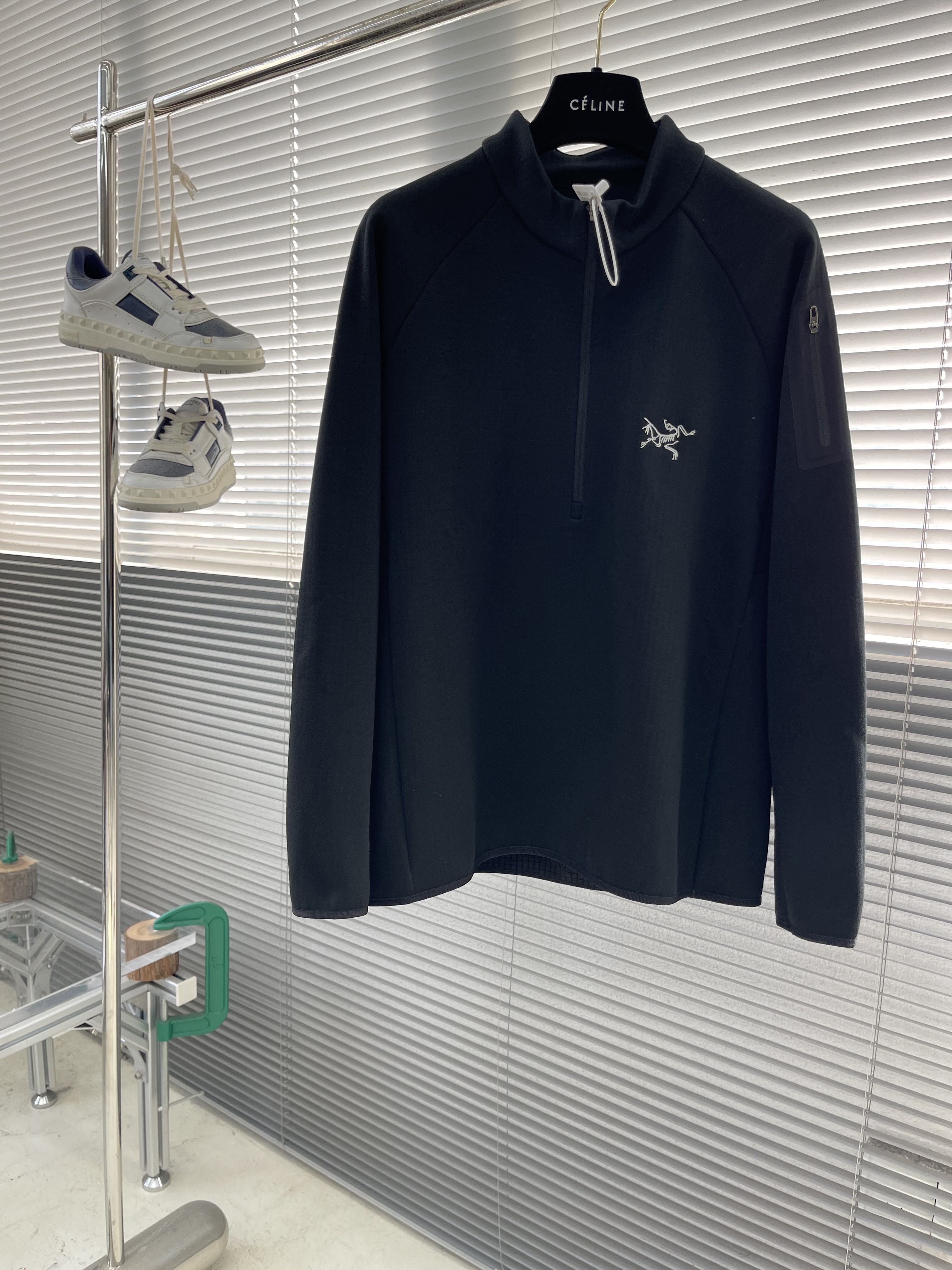 아크테릭스 ARC'TERYX 맨투맨 집업