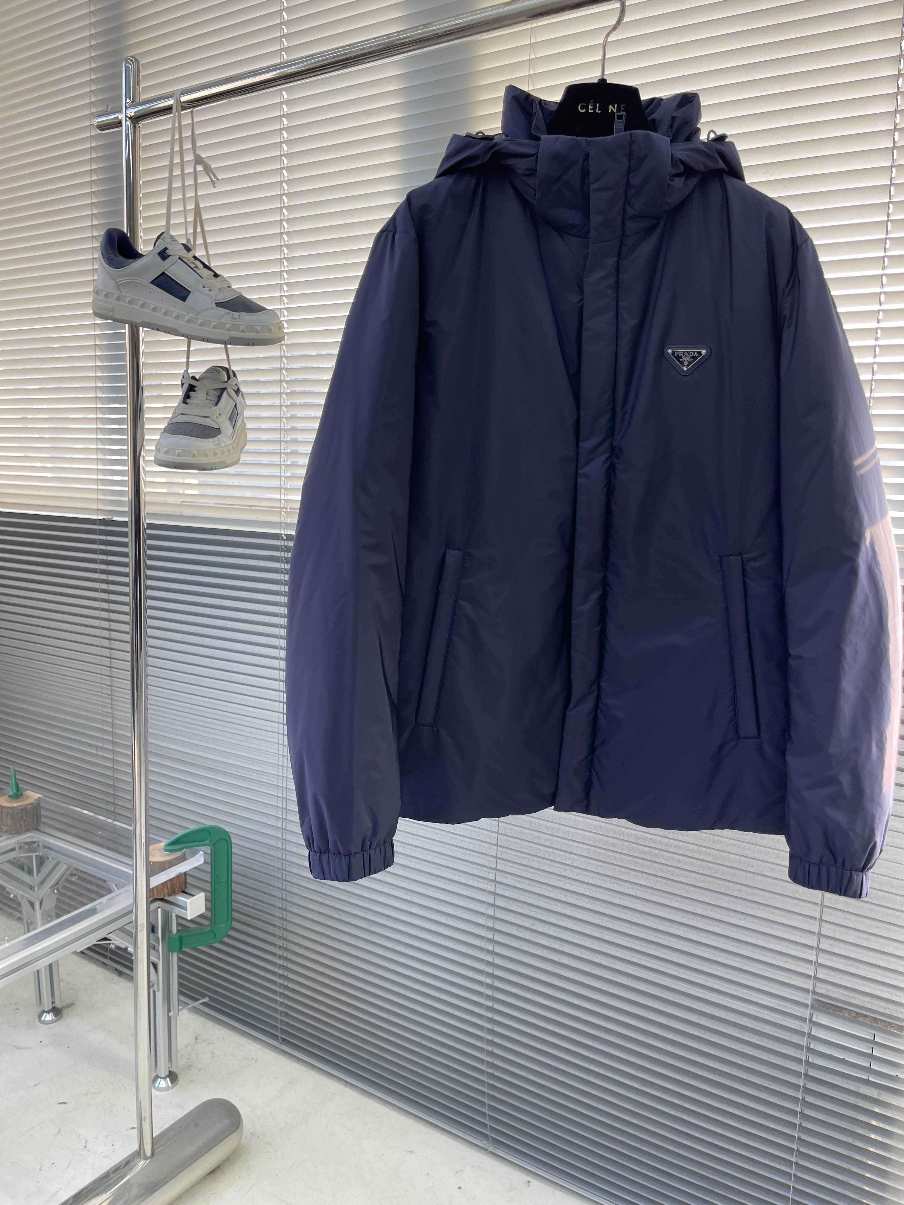 프라다 Prada 다운재킷。