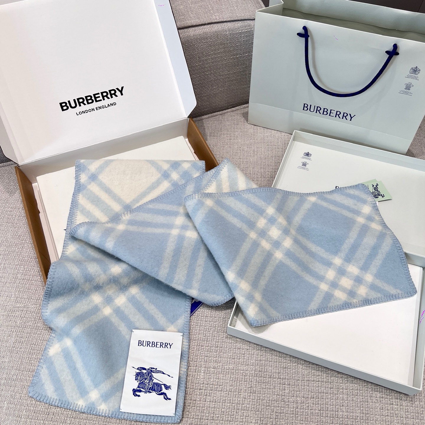 버버리 Burberry 캐시미어 케이프 182×30CM