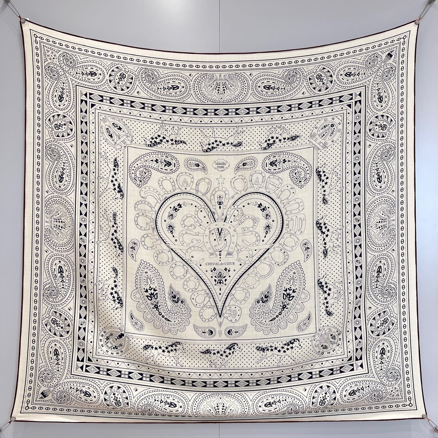 에르메스 Hermes 숄 136x135cm