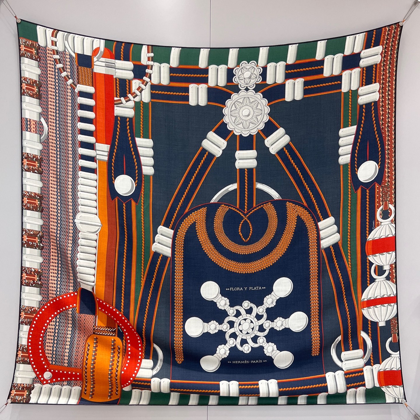 에르메스 Hermes 숄 136x137cm