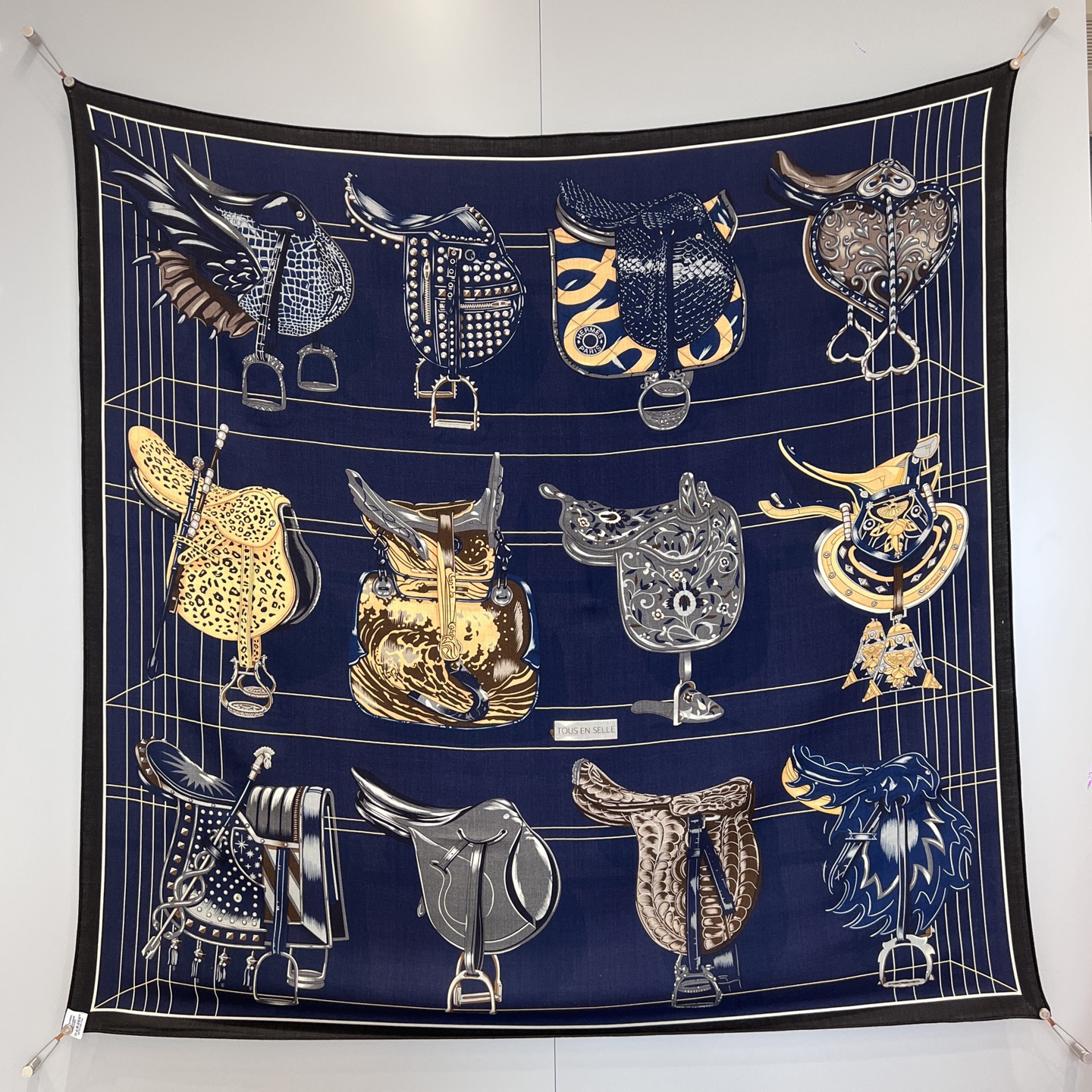 에르메스 Hermes 숄 136x137cm