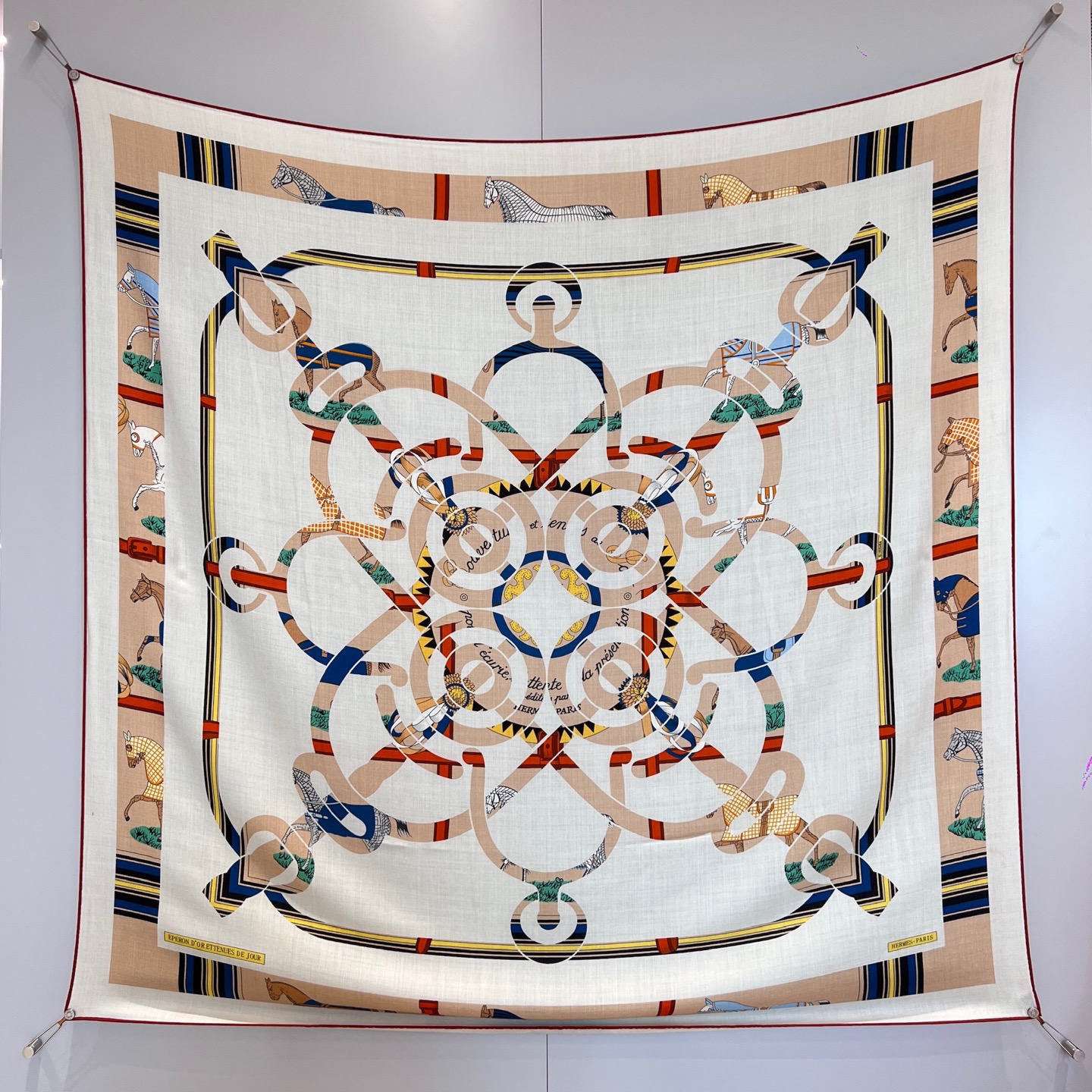 에르메스 Hermes 숄 136x137cm