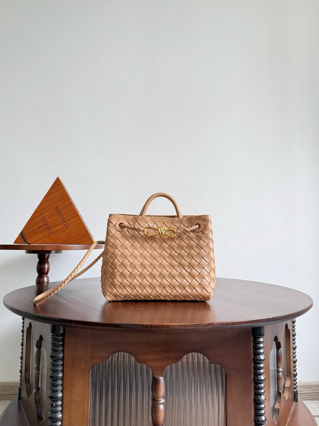 보테가 베네타 Bottega Veneta 743568 Andiamo 25cm