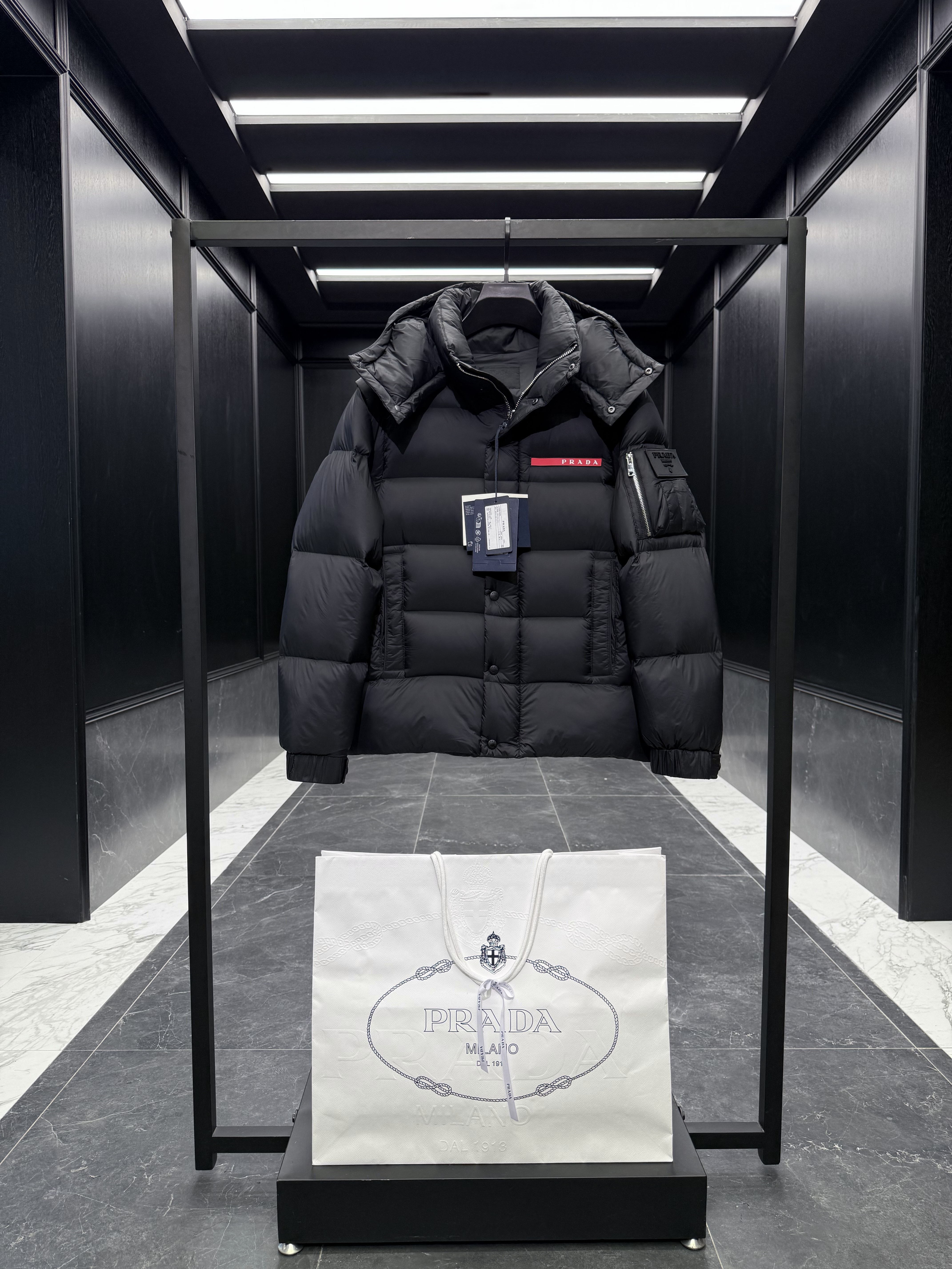 프라다 Prada 다운재킷 788.