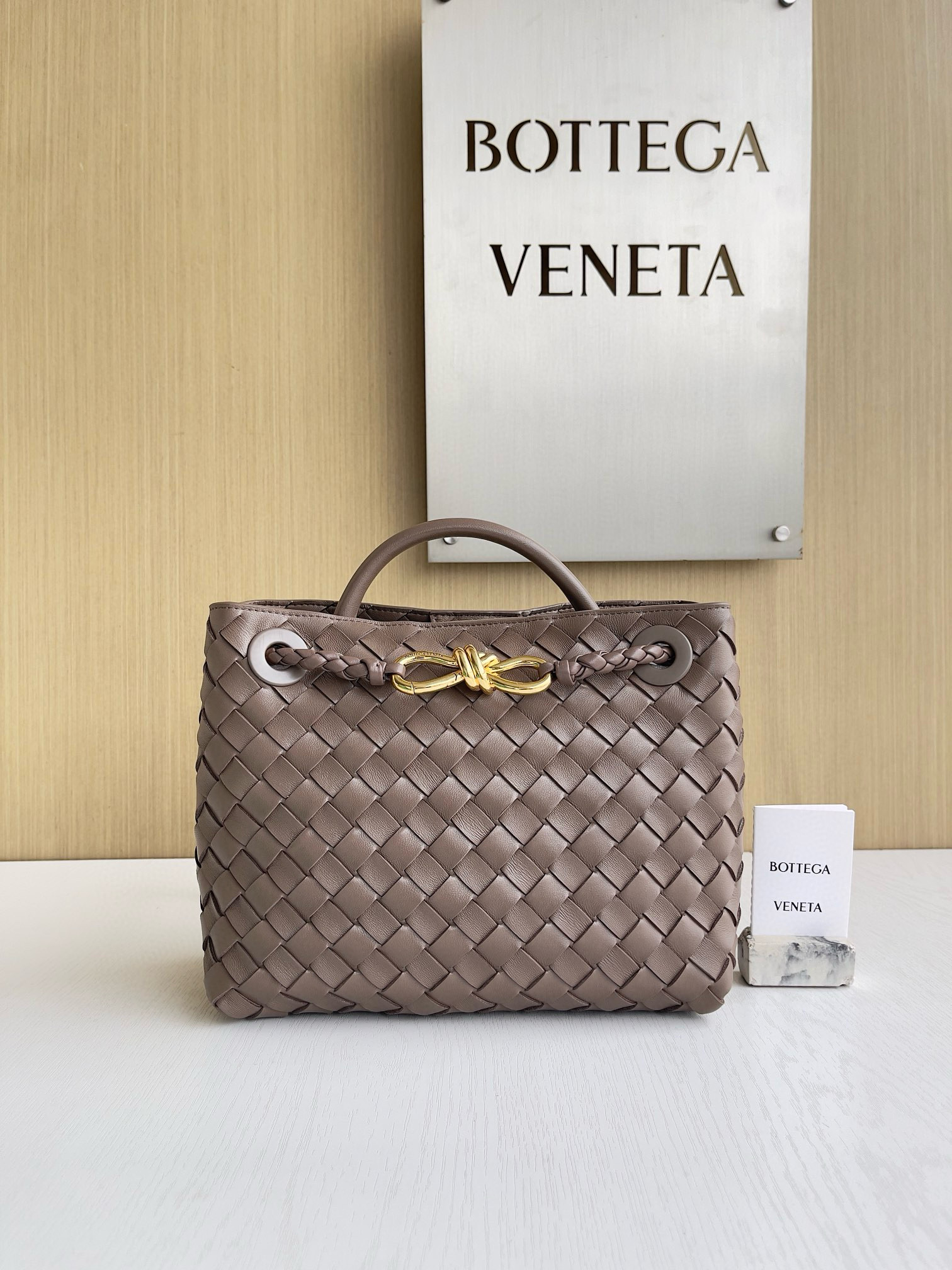 보테가 베네타 Bottega Veneta 743568 Andiamo 25cm