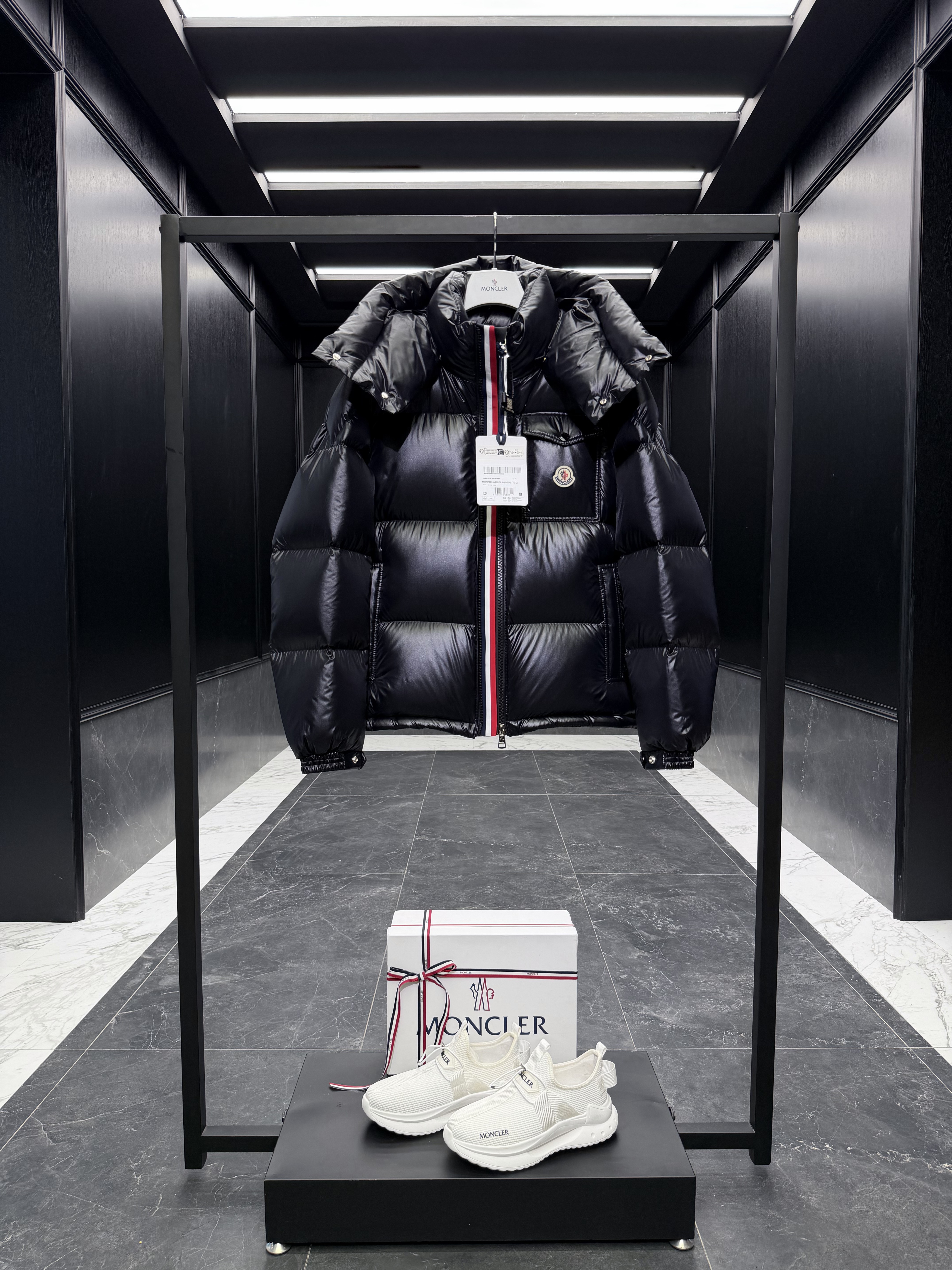 몽클레어 Moncler Montbeliard 다운재킷。