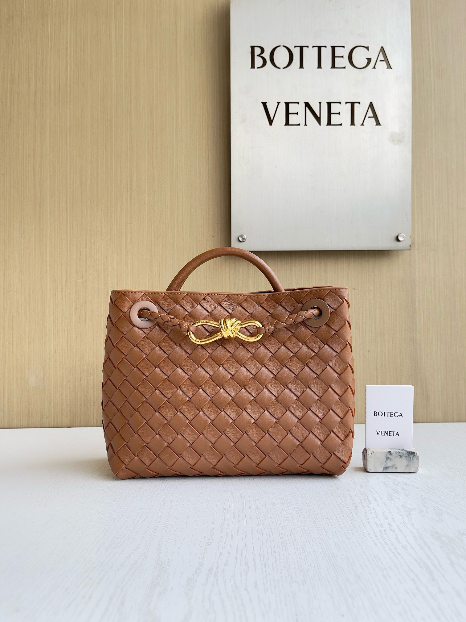 보테가 베네타 Bottega Veneta 743568 Andiamo 25cm