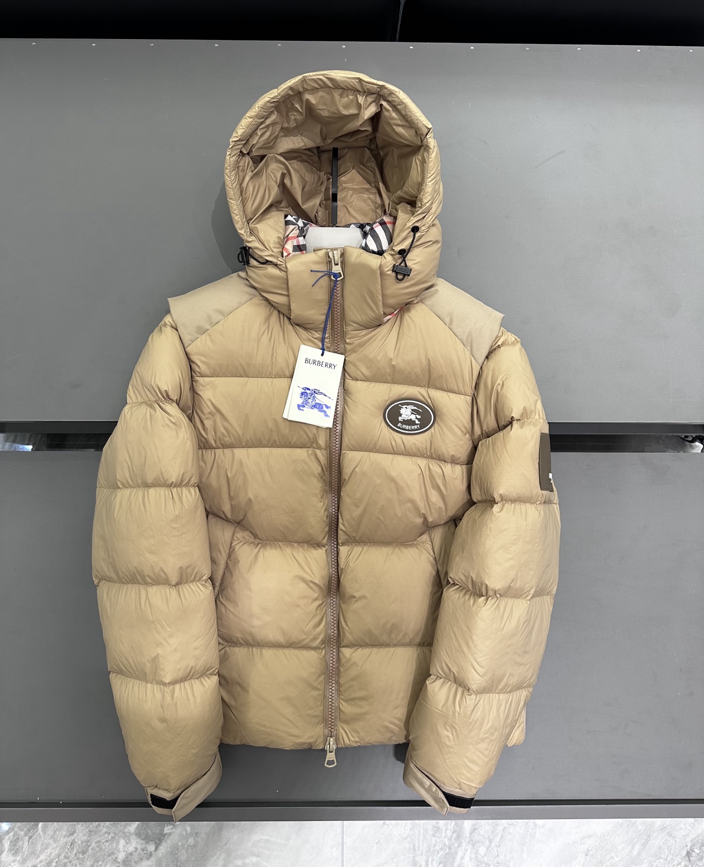 버버리 Burberry 다운재킷。