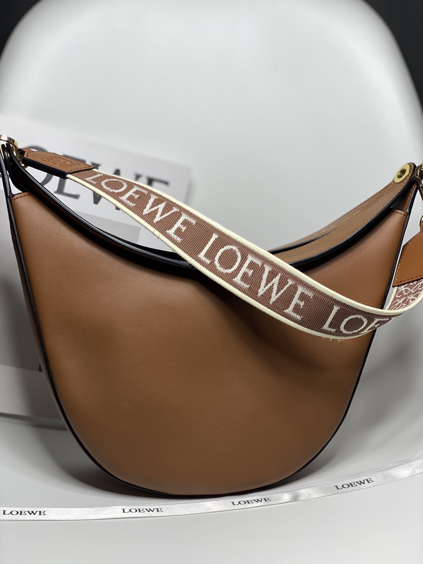 로에베 Loewe 3070 Luna Bag in Satin Calfskin and Jacquard