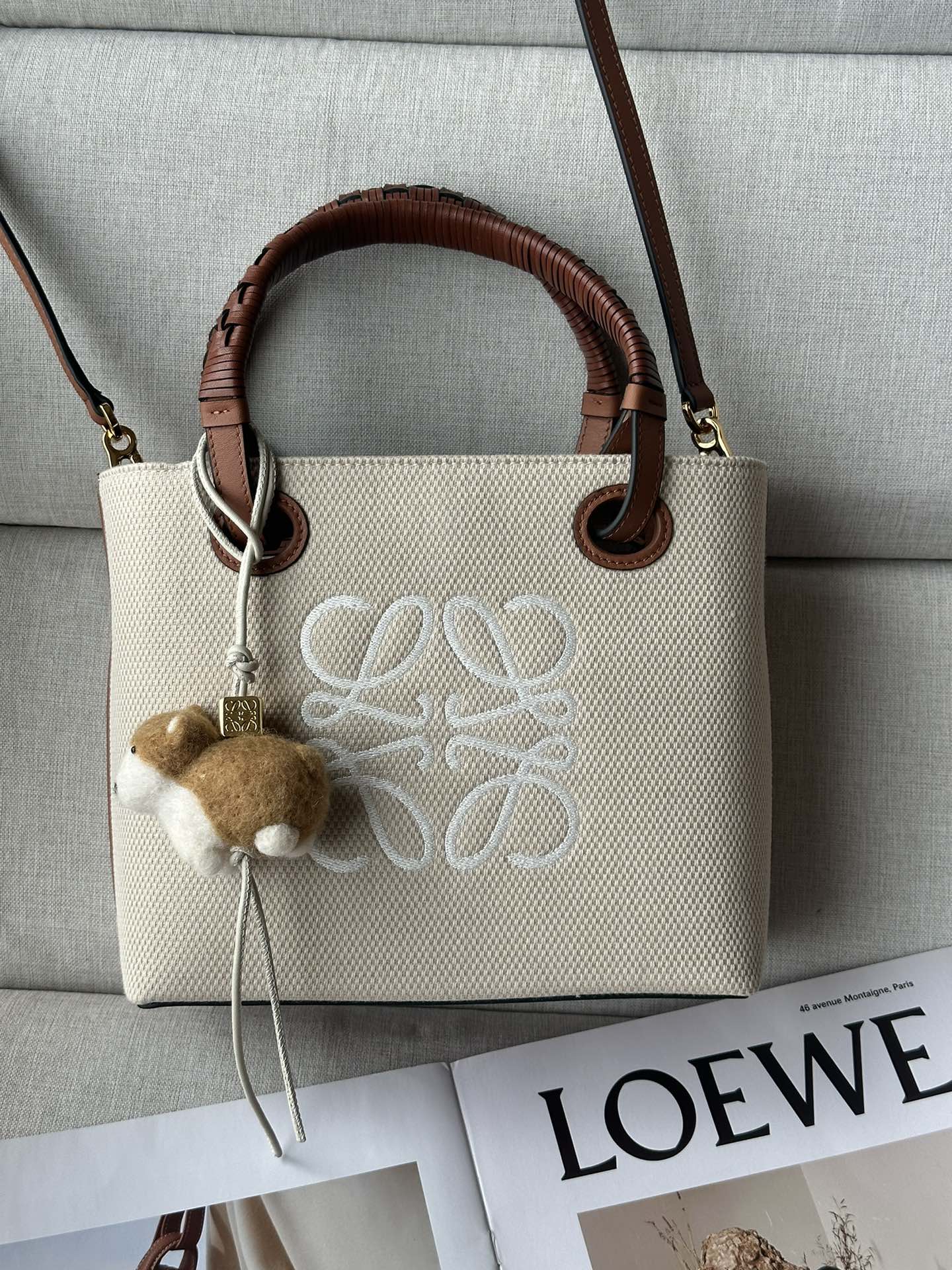 로에베 Loewe 3072 Anagram Tote Bag in Jacqurad and Calfskin Ecru Tan 22cm