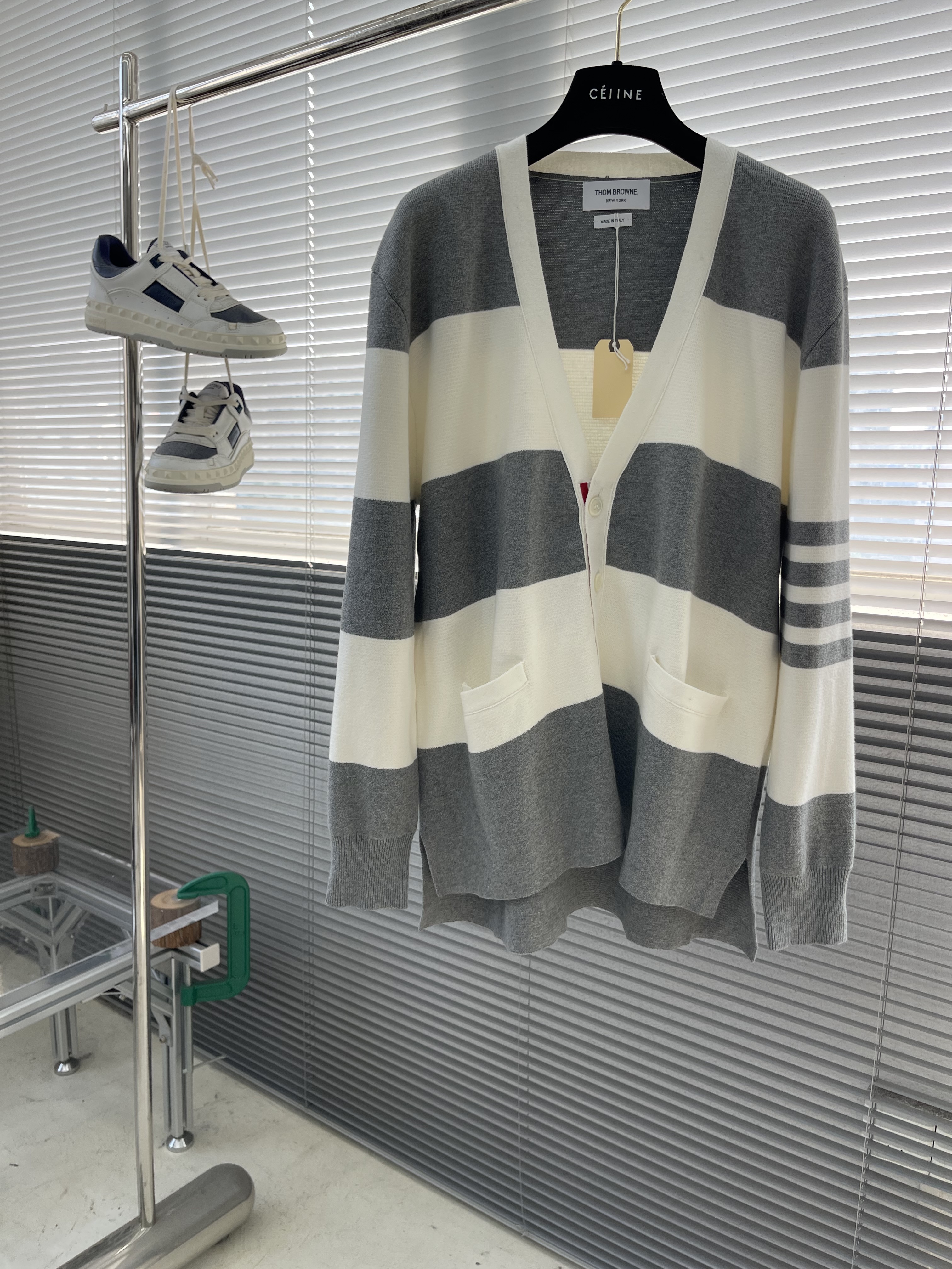 톰브라운 Thom Browne 가디건