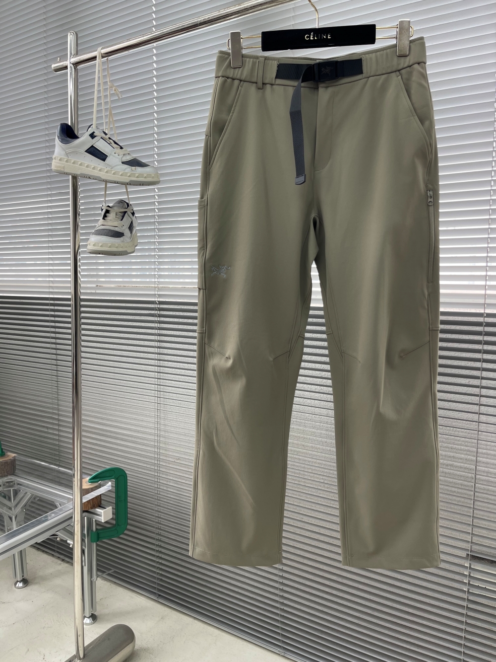 아크테릭스 ARC'TERYX 바지