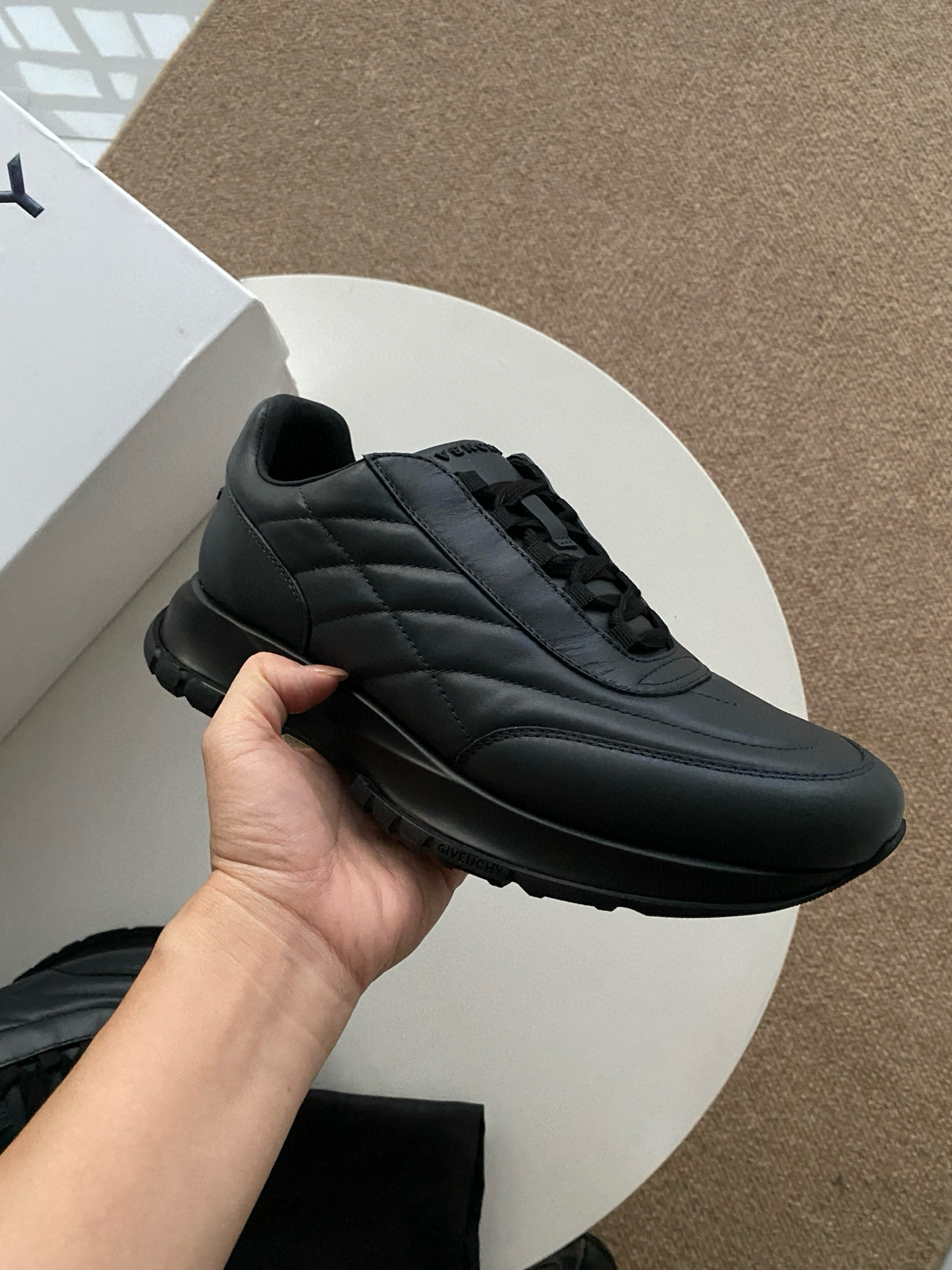 지방시 Givenchy 스니커즈