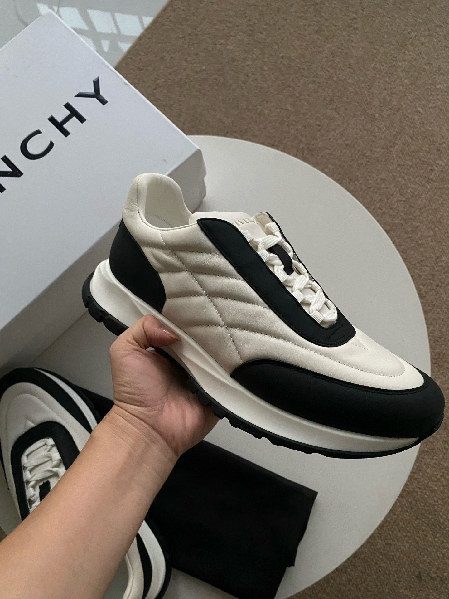 지방시 Givenchy 스니커즈