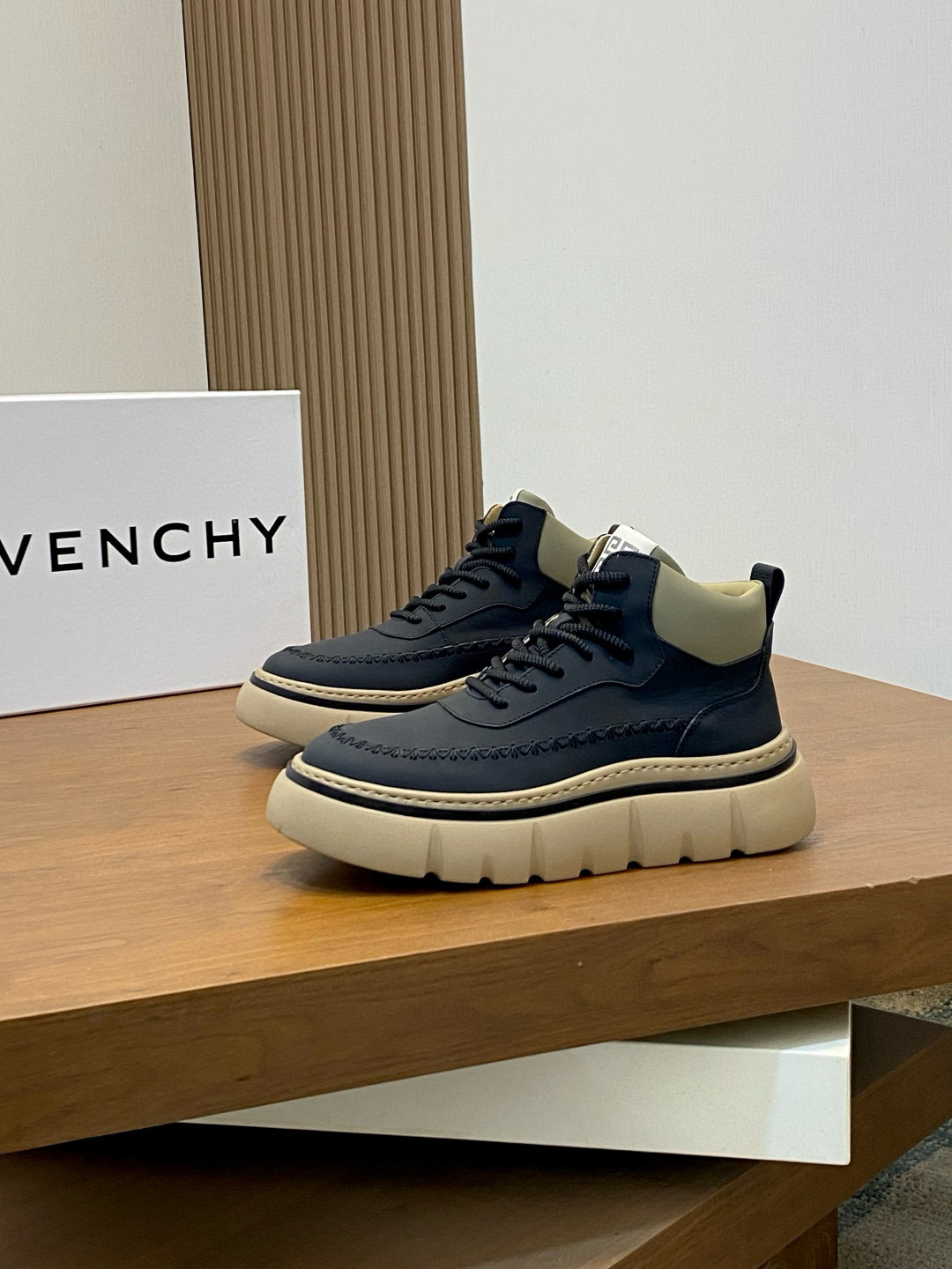 지방시 Givenchy 스니커즈
