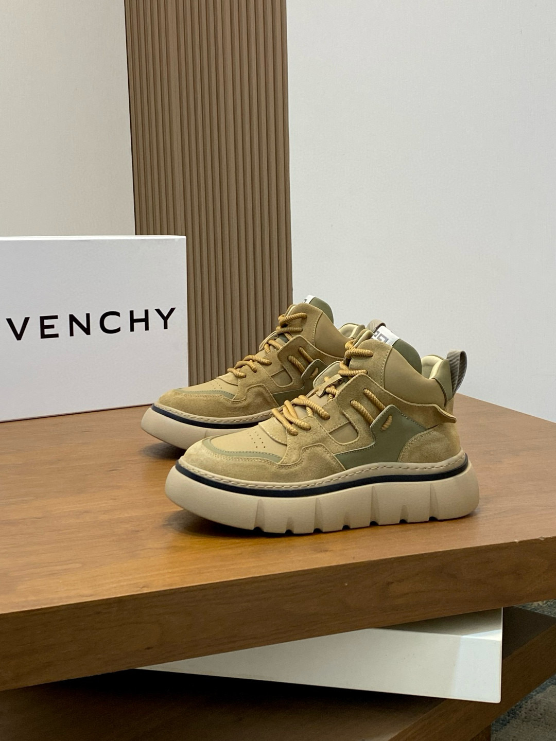 지방시 Givenchy 스니커즈