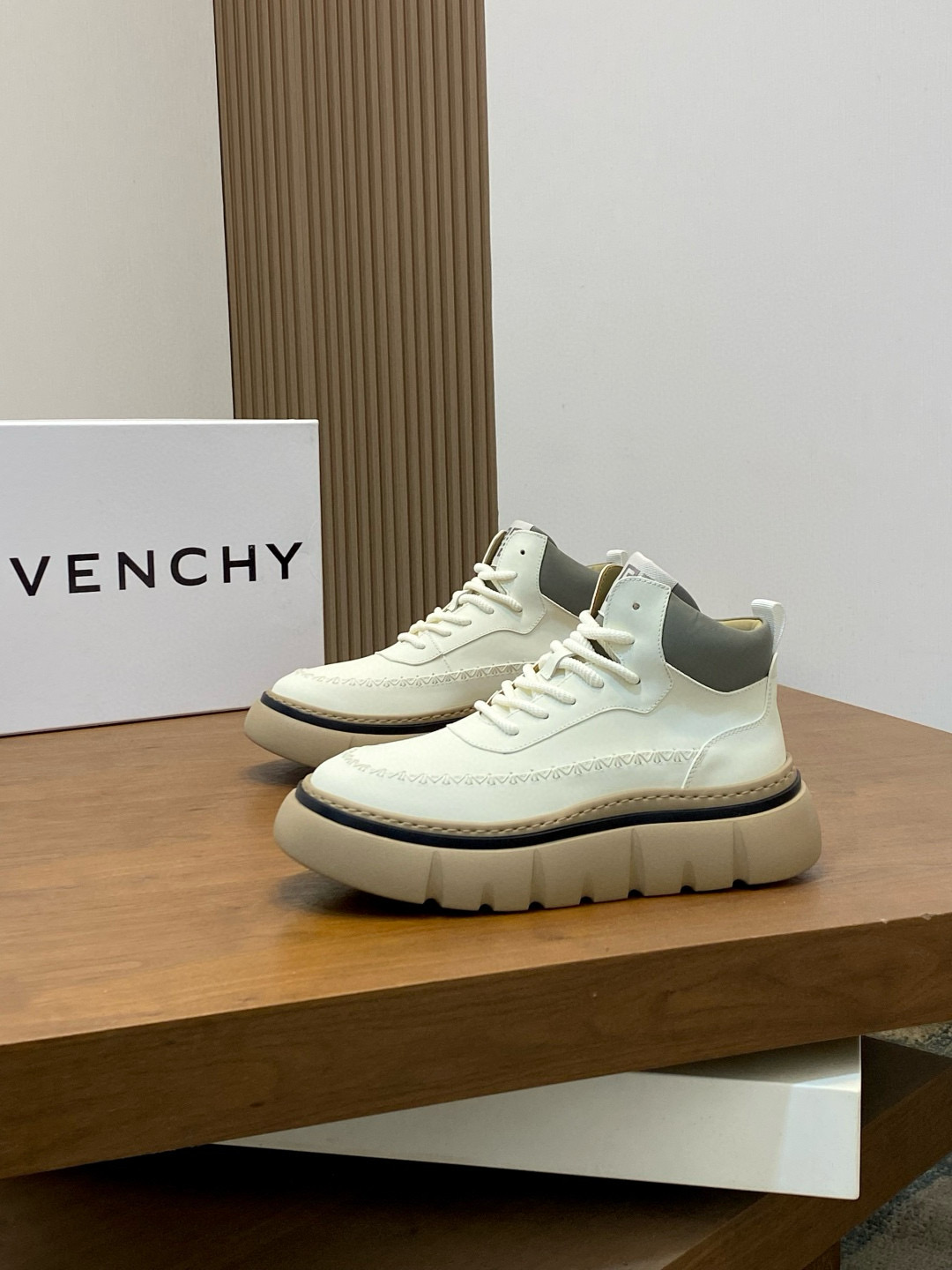 지방시 Givenchy 스니커즈