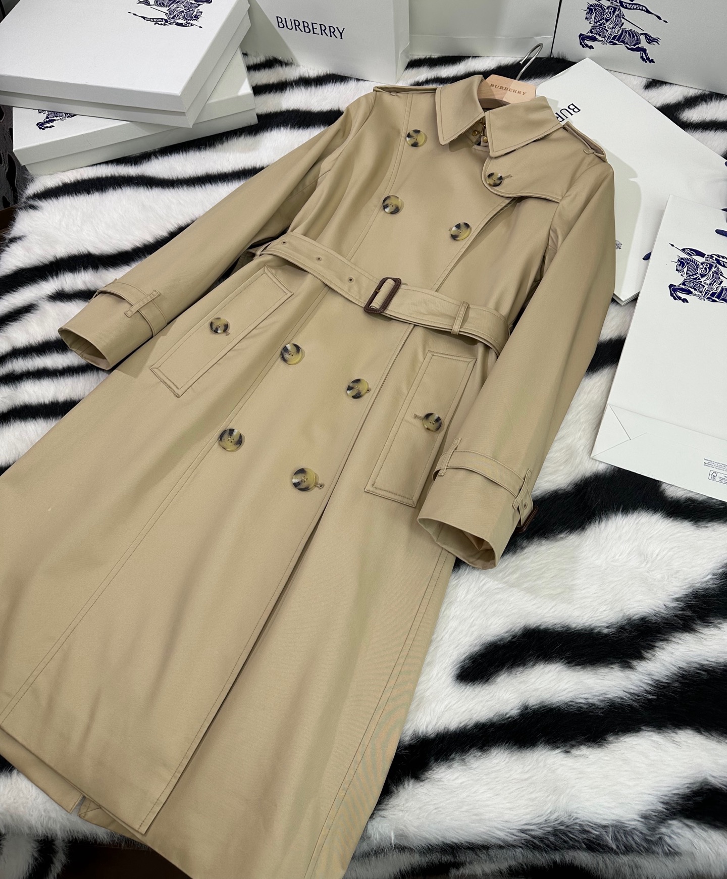 버버리 Burberry Heritage Trench 롱 첼시 헤리티지 트렌치코트 80592701