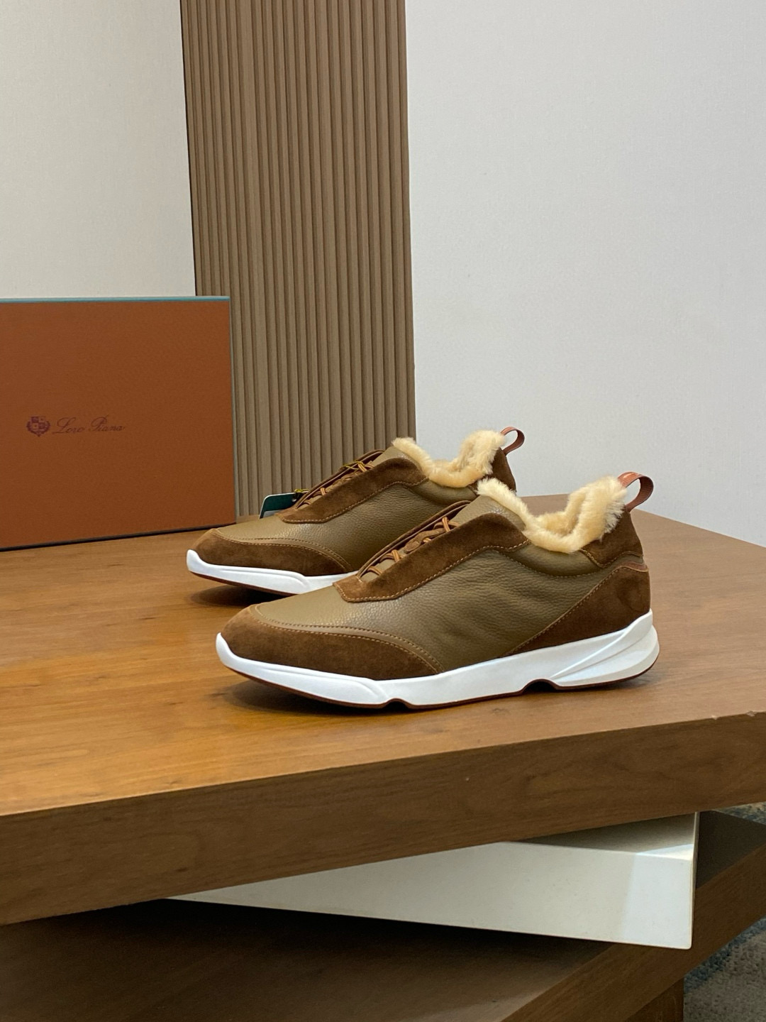 로로피아나 Loro Piana Week end Walk 스니커즈