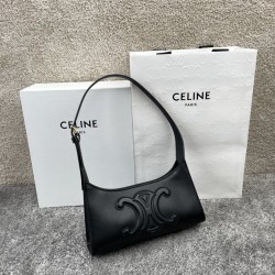 셀린느 Celine 198153 Shoulder Bag Cuir Triomphe in Smooth Calfskin Black 24cm