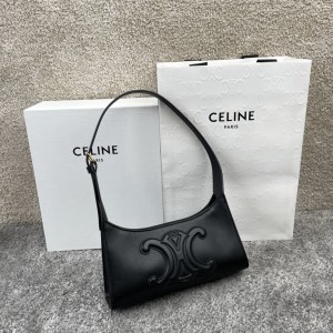 셀린느 Celine 198153 Shoulder Bag Cuir Triomphe in Smooth Calfskin Black 24cm