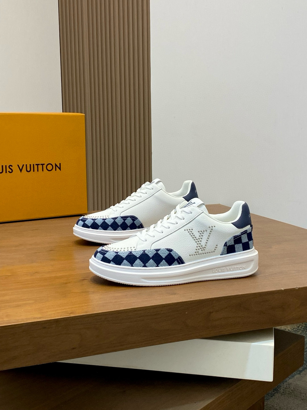 루이비통 Louis Vuitton 스니커즈