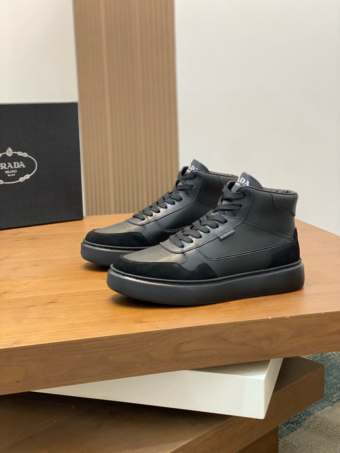 프라다 Prada 스니커즈