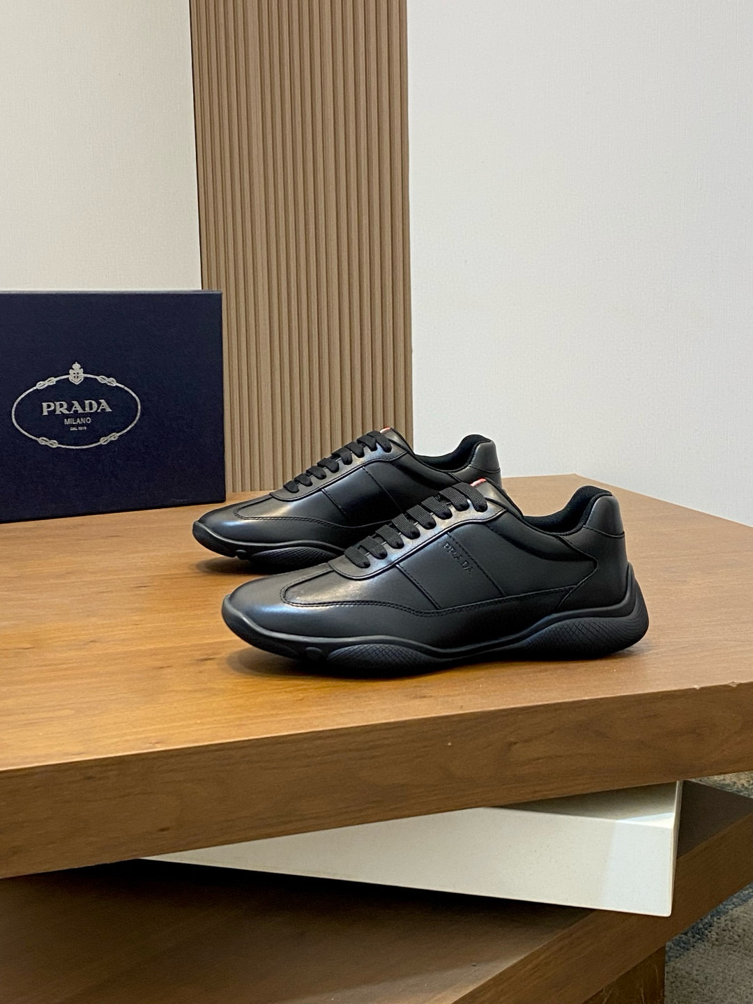 프라다 Prada 스니커즈