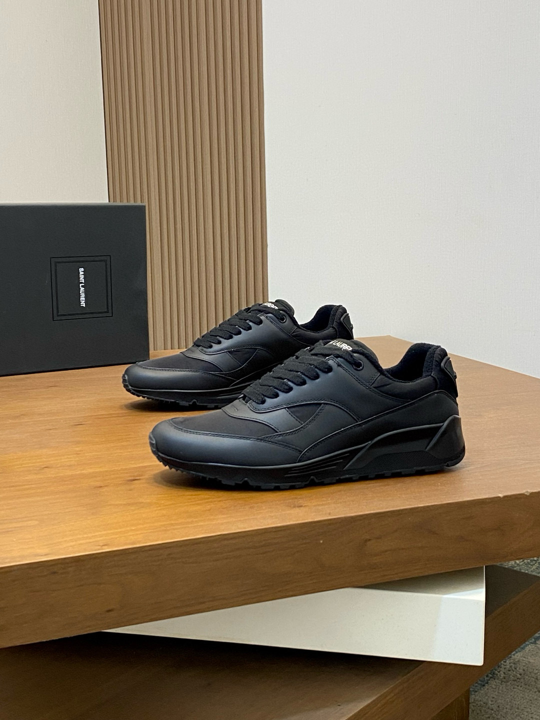 생로랑 Saint Laurent 스니커즈