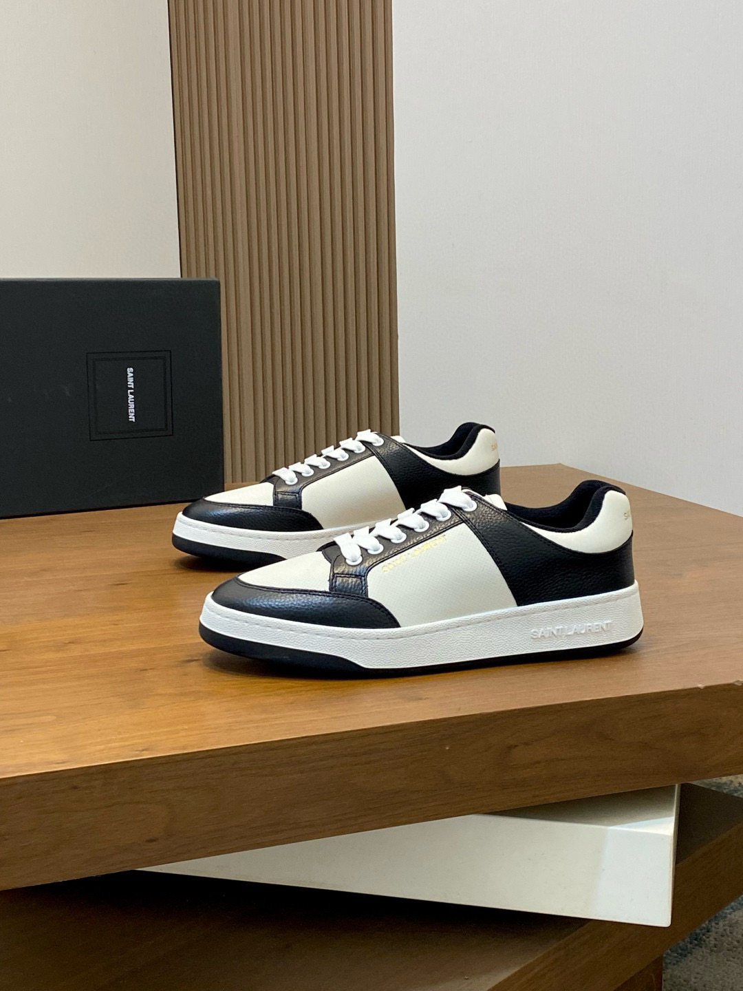 생로랑 Saint Laurent 스니커즈