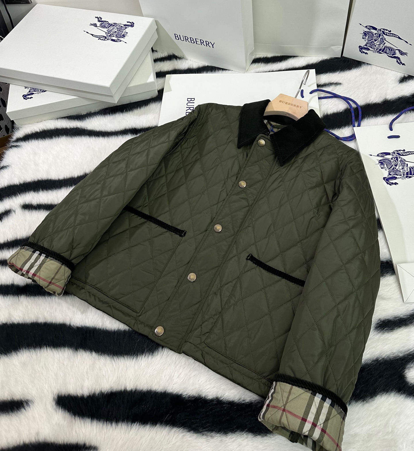 버버리 Burberry 패딩 재킷 81050991