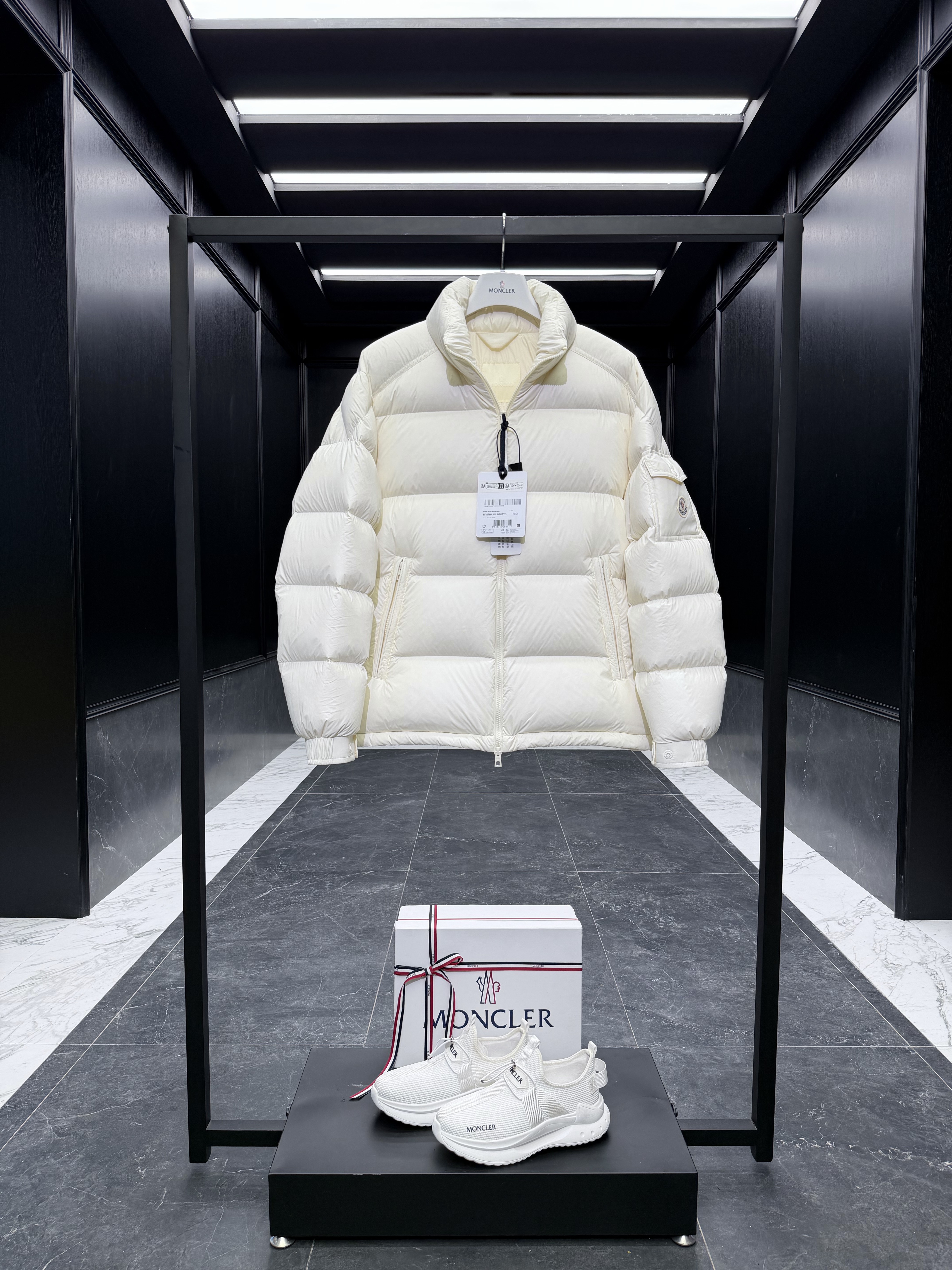 몽클레어 Moncler Levitha 다운재킷。