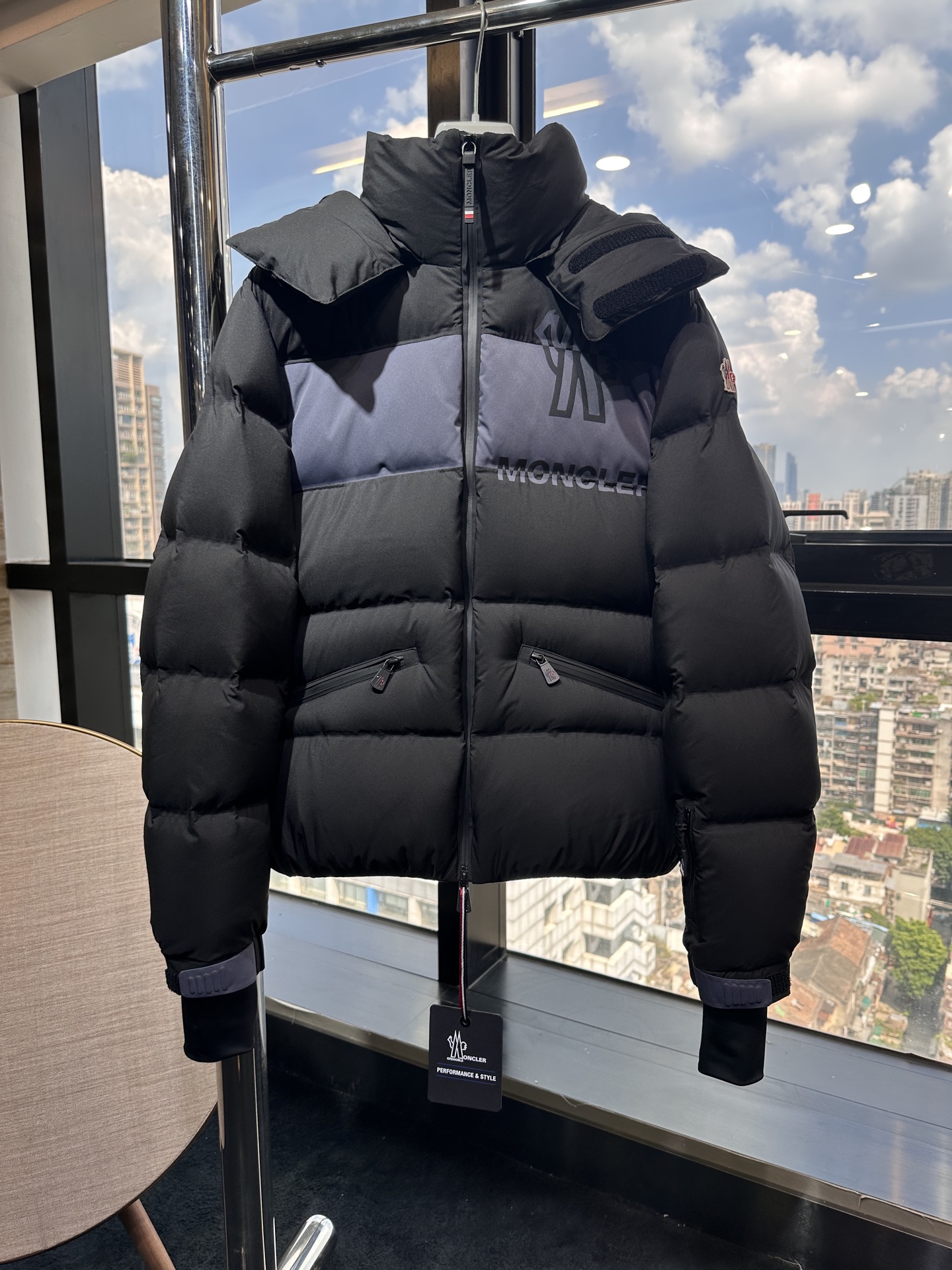 몽클레어 Moncler Toss 다운재킷。