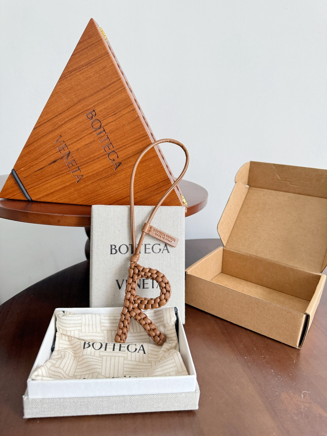 보테가베네타 Bottega Veneta 레터 R 참