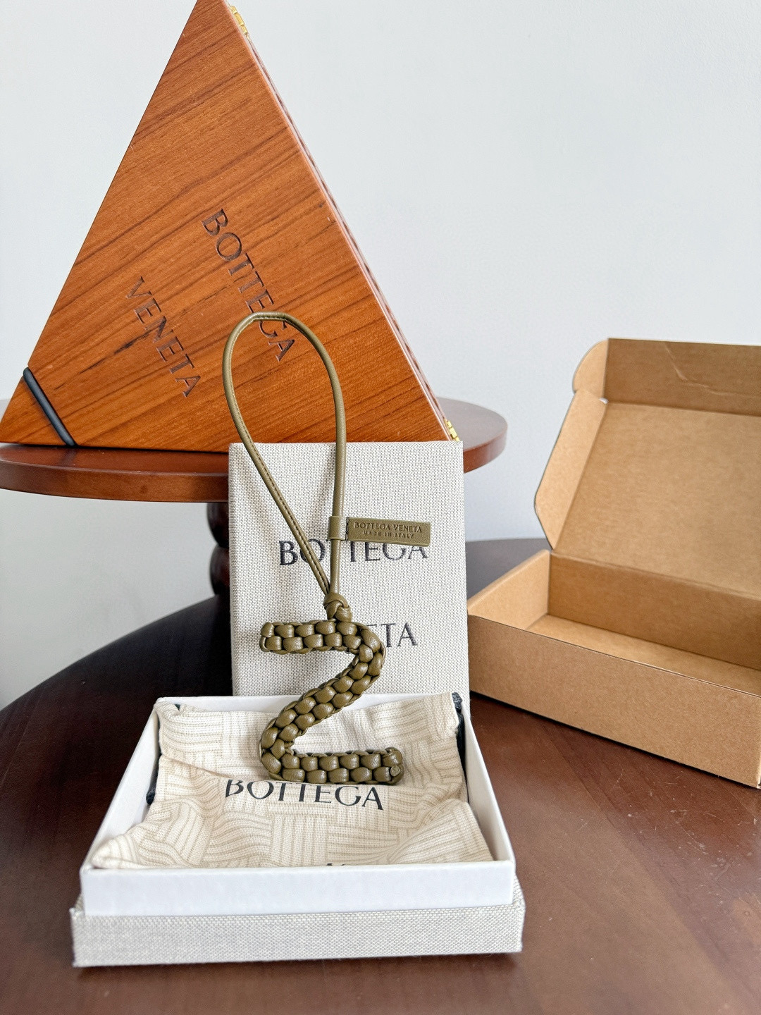 보테가베네타 Bottega Veneta 레터 Z 참