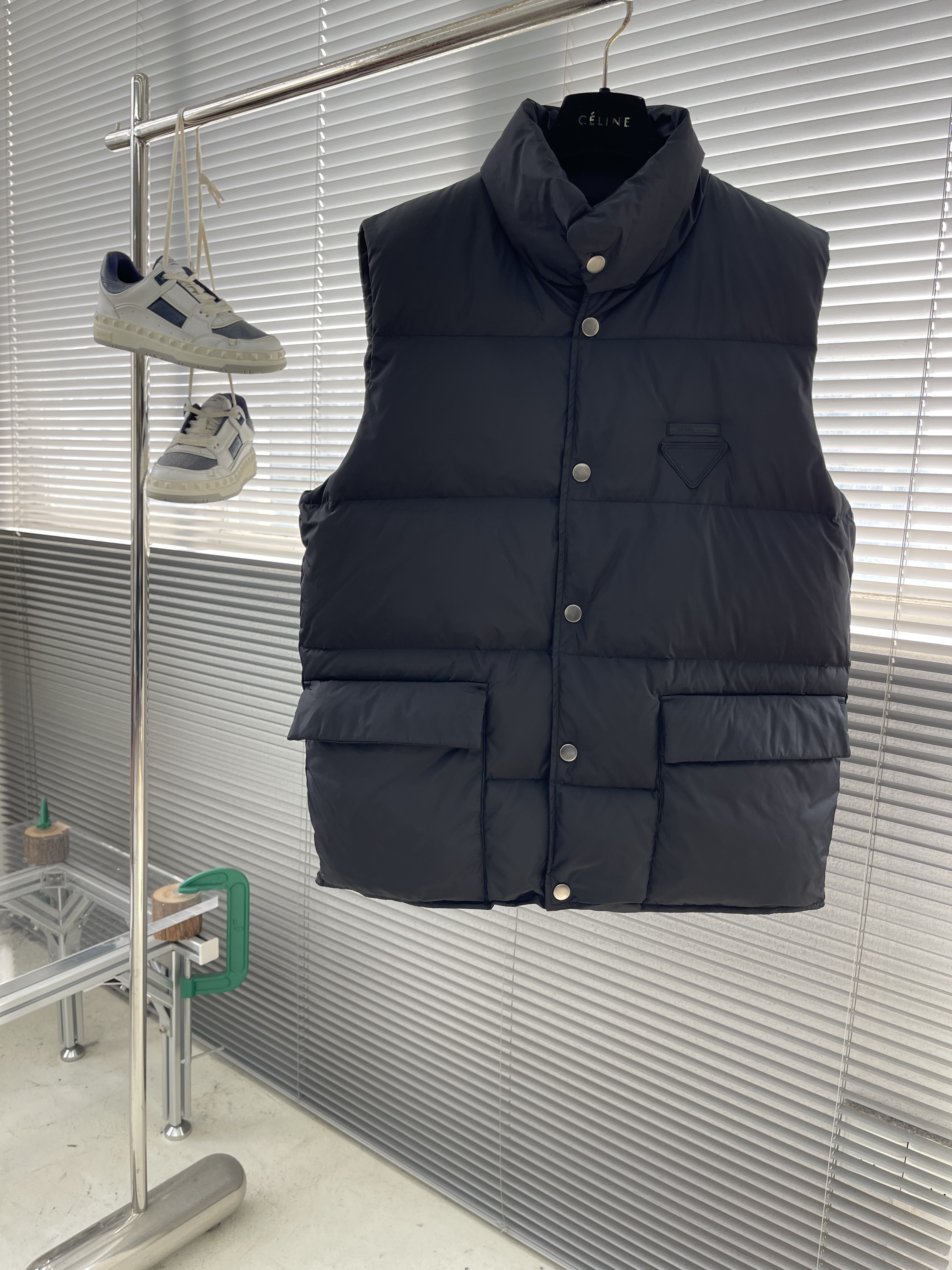 프라다 Prada 다운 베스트 조끼