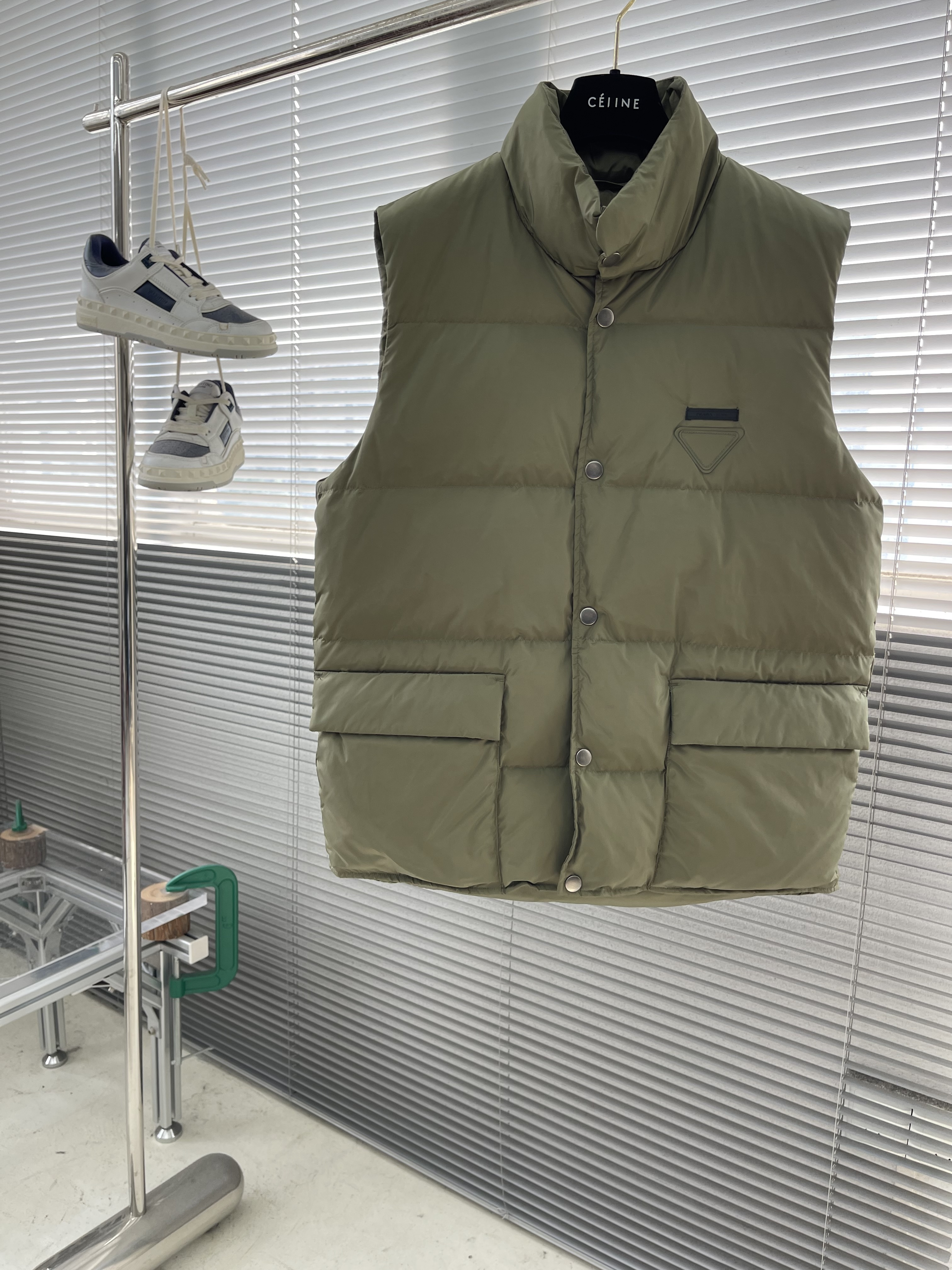 프라다 Prada 다운 베스트 조끼