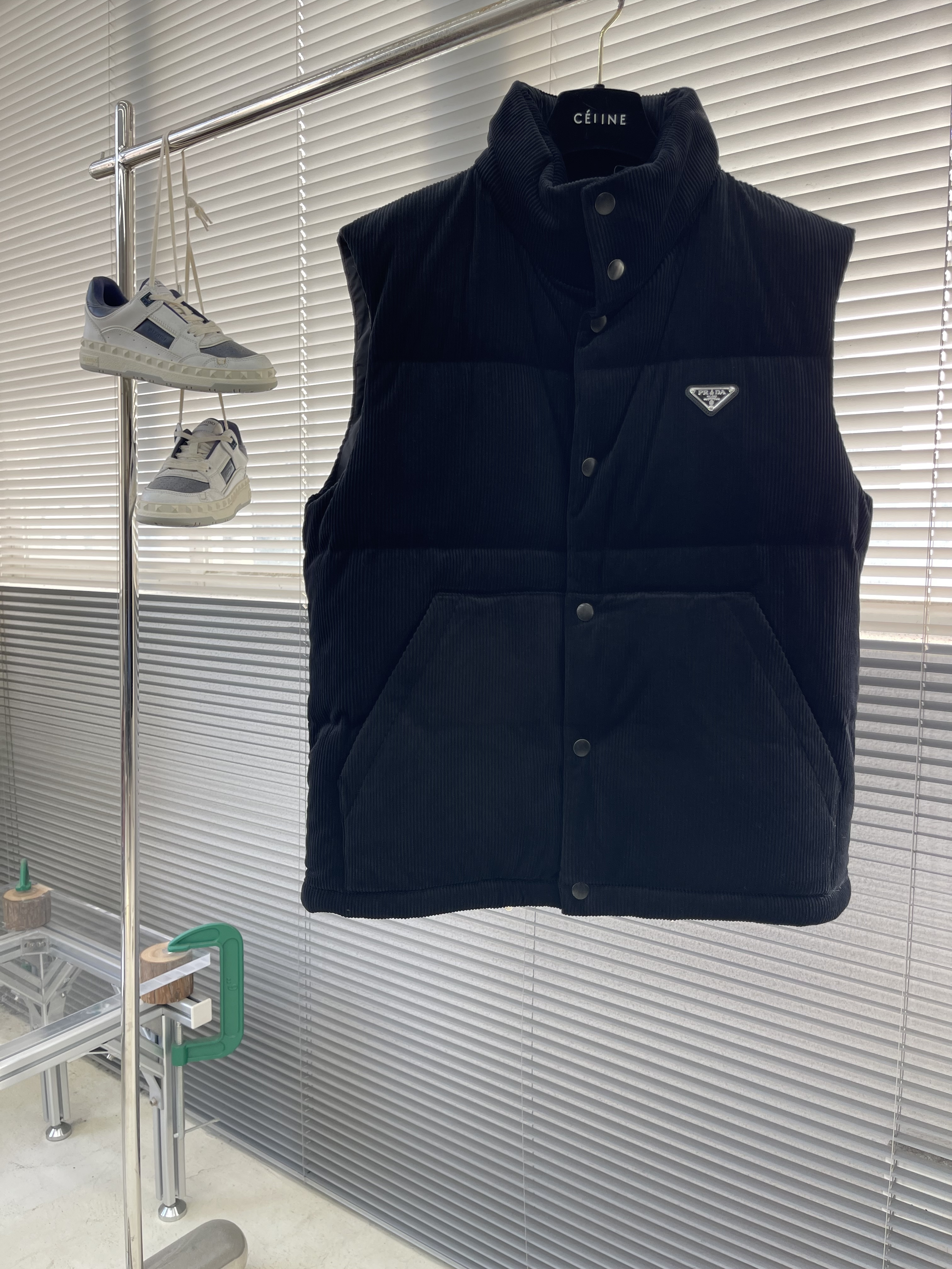 프라다 Prada 다운 베스트 조끼