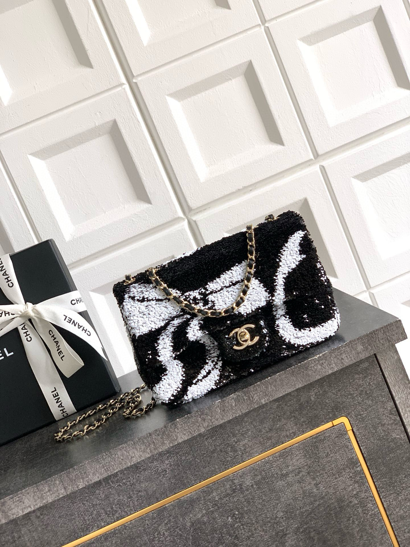 샤넬 Chanel 25k Mini Classic Flap Bag 20cm