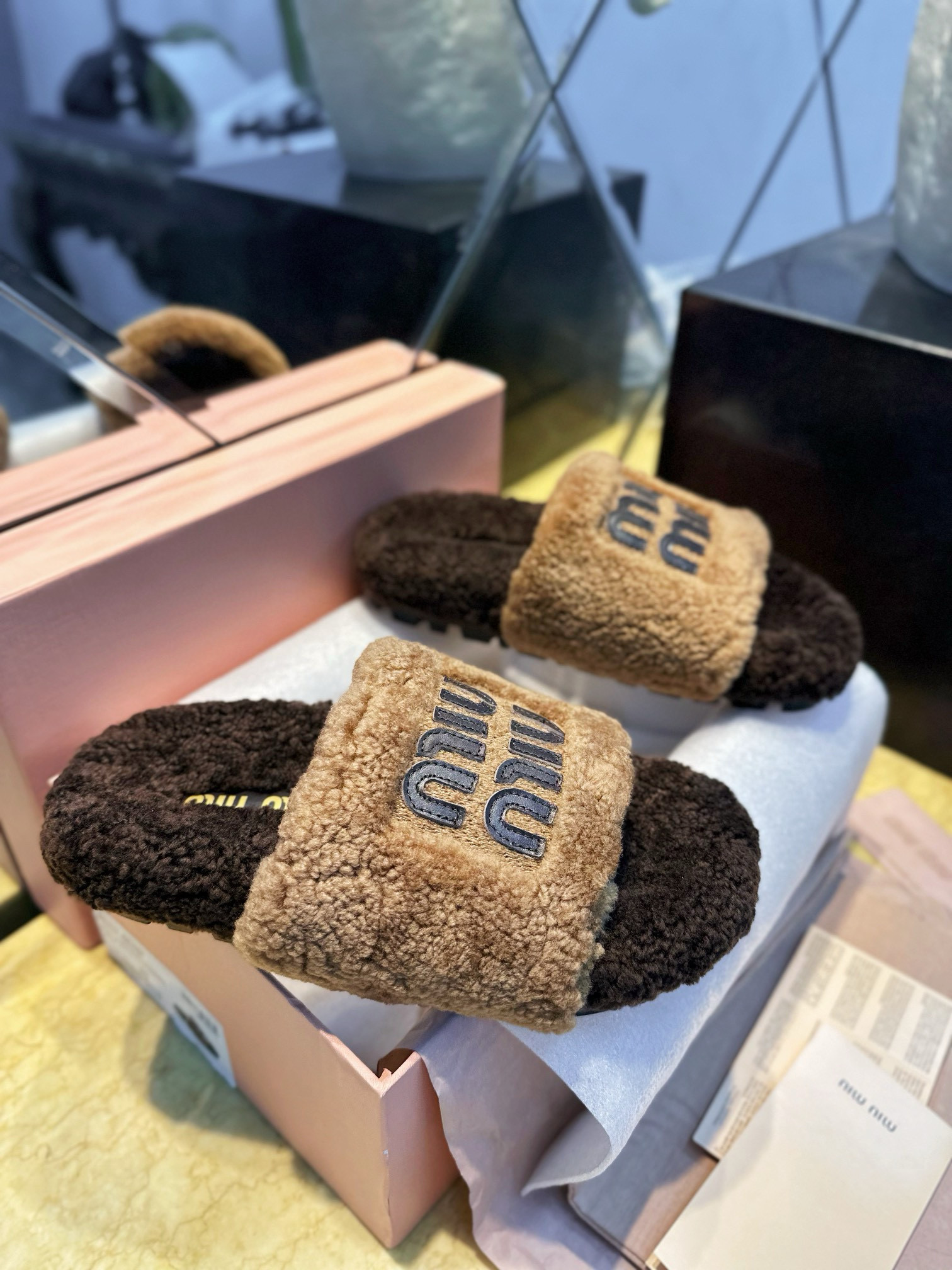 미우 미우 Miu Miu 슬리퍼