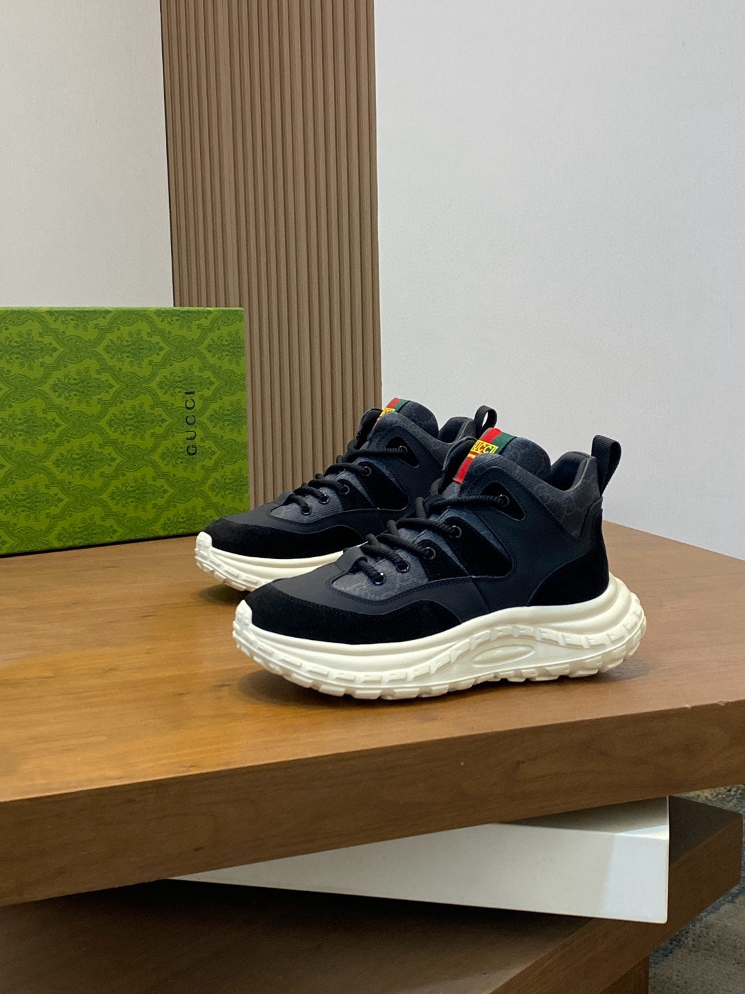 구찌 Gucci 스니커즈