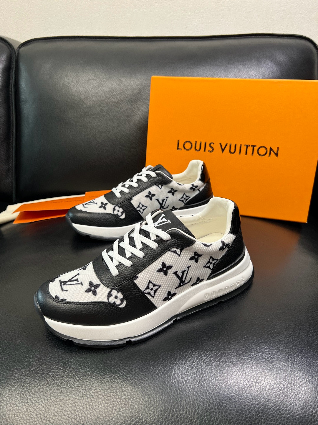 루이비통 Louis Vuitton 스니커즈