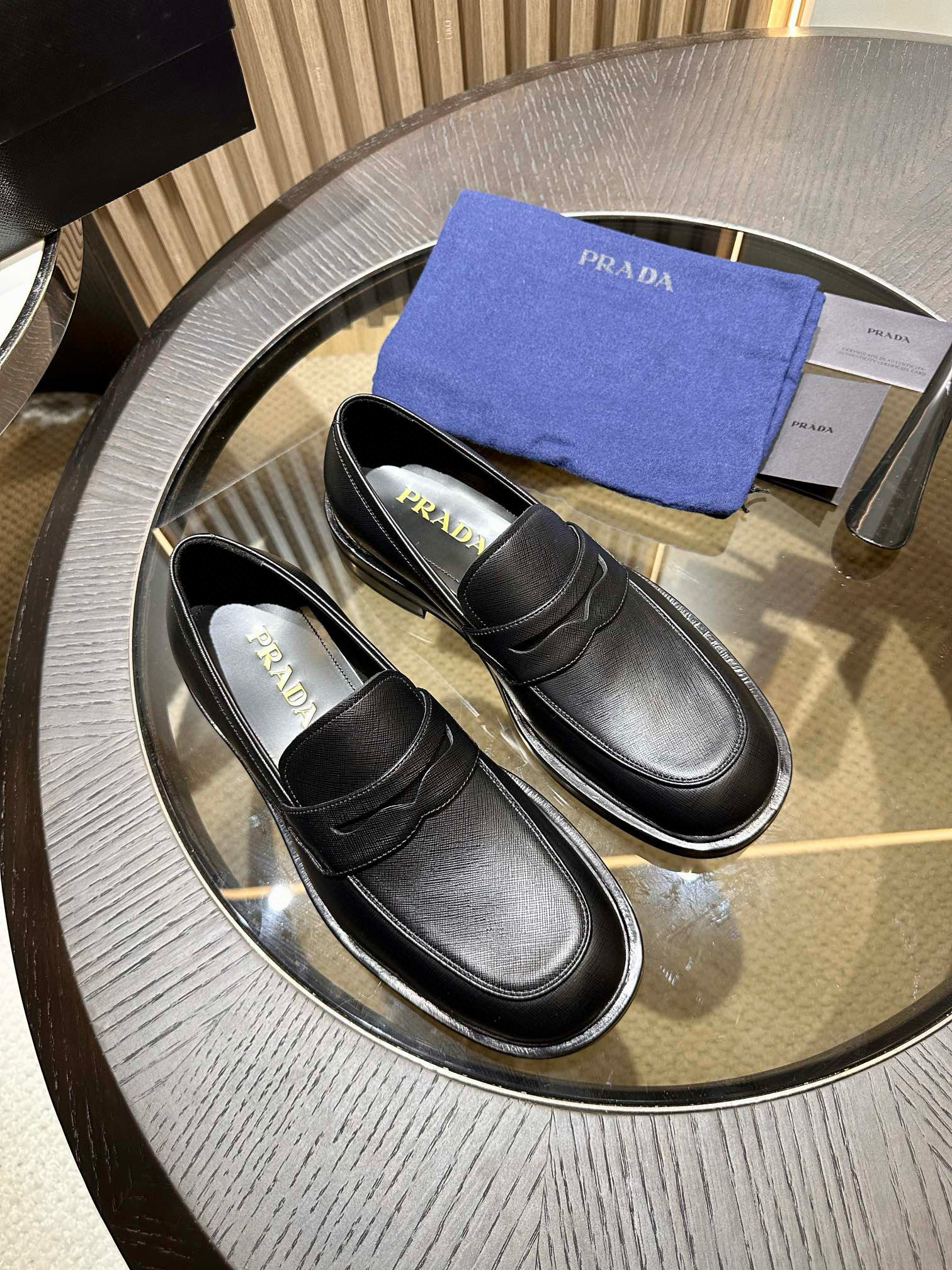 프라다 Prada 로퍼