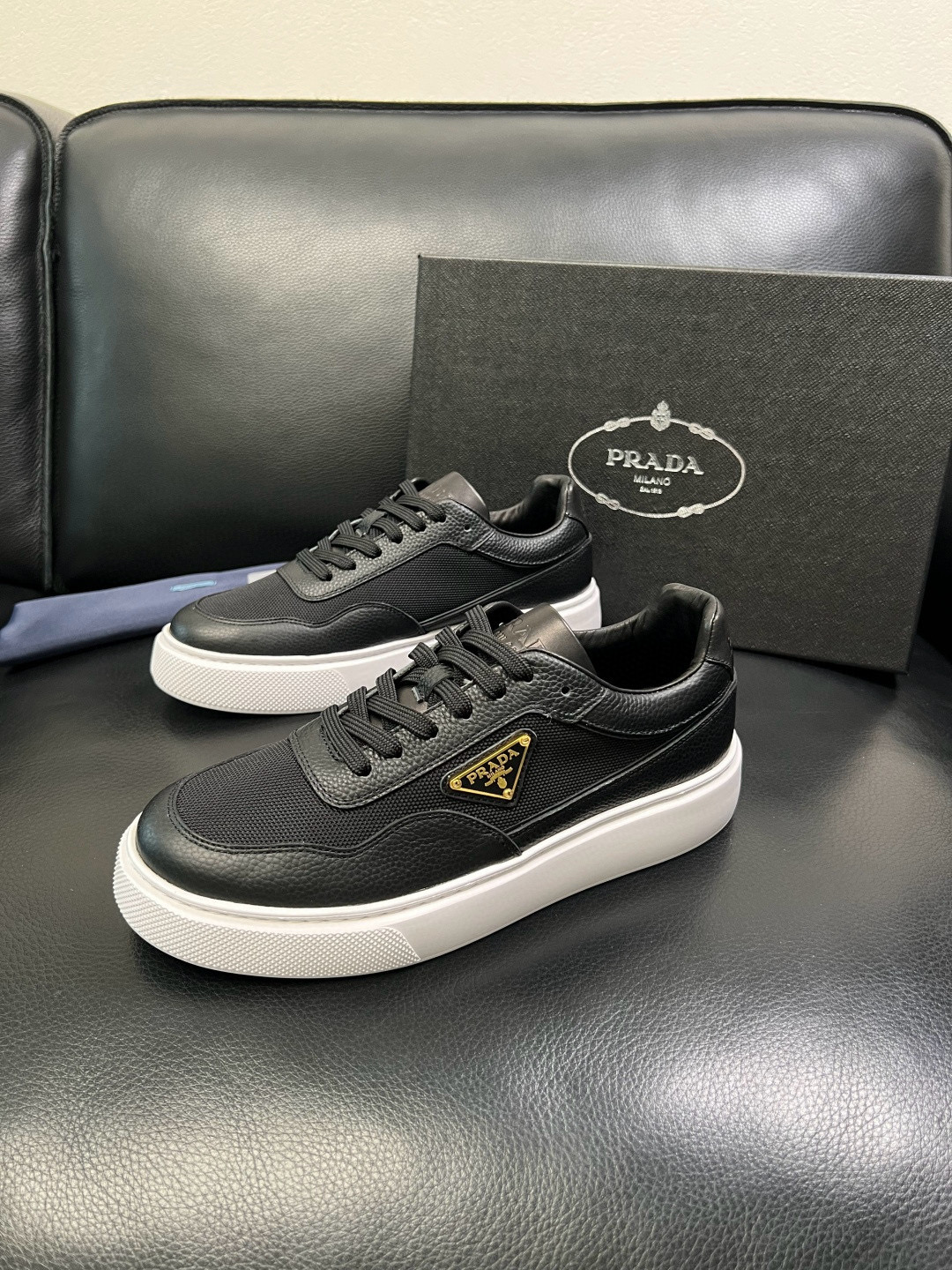 프라다 Prada 스니커즈