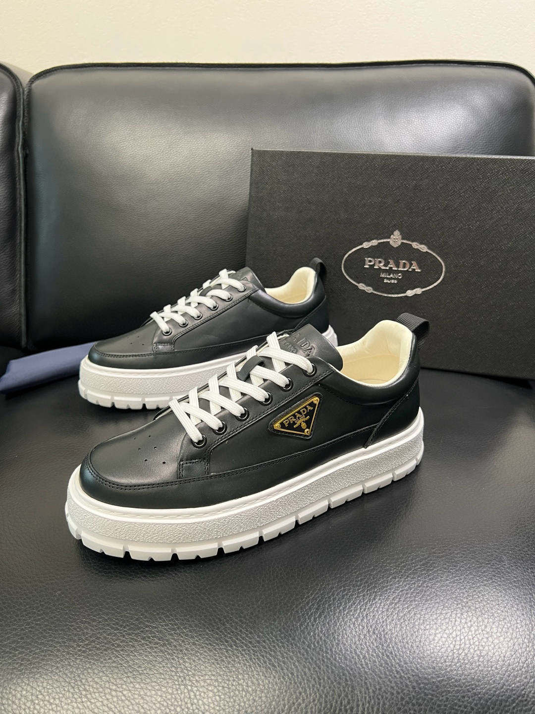 프라다 Prada 스니커즈