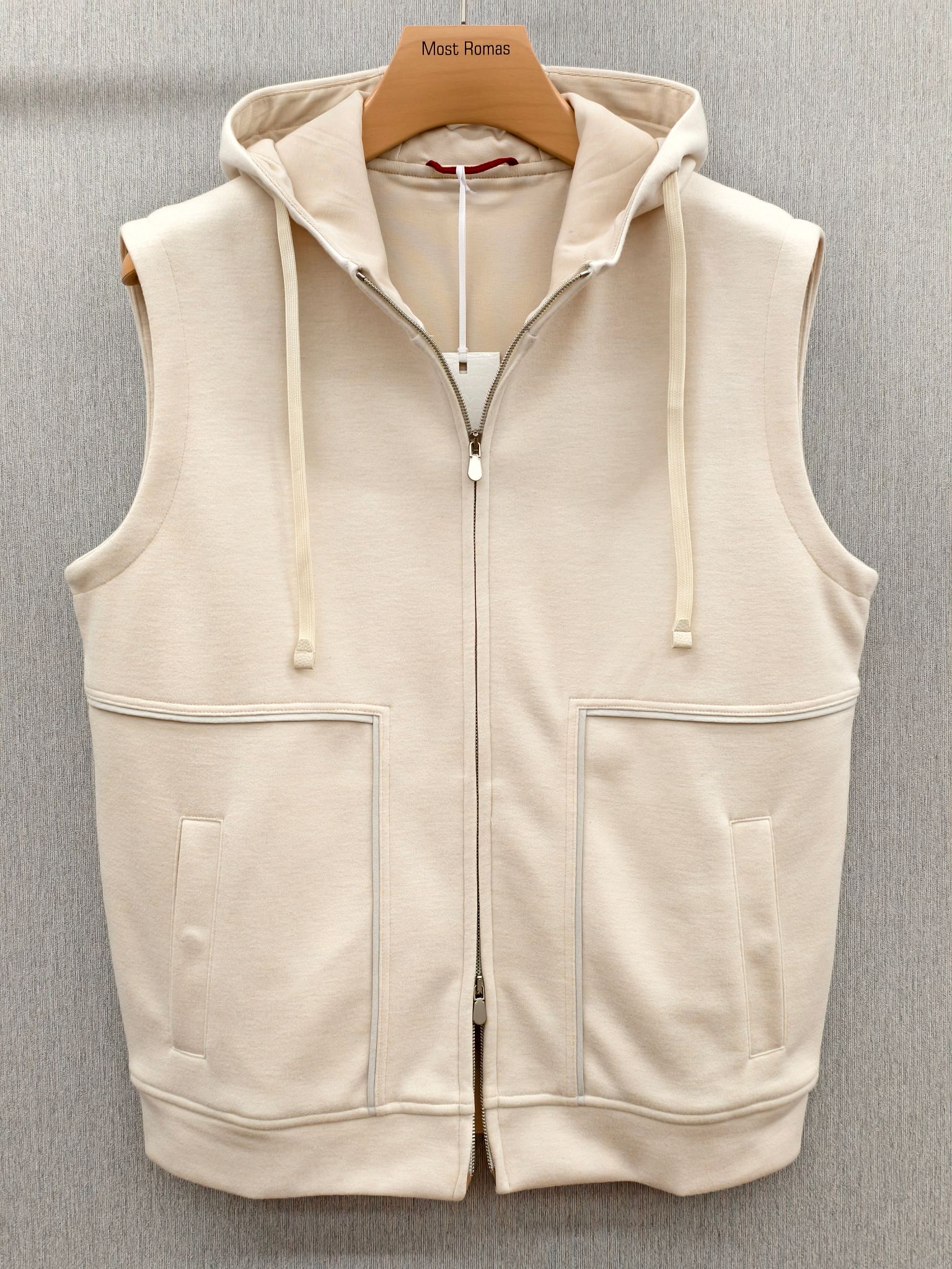 브루넬로 쿠치넬리 Brunello Cucineli 조끼