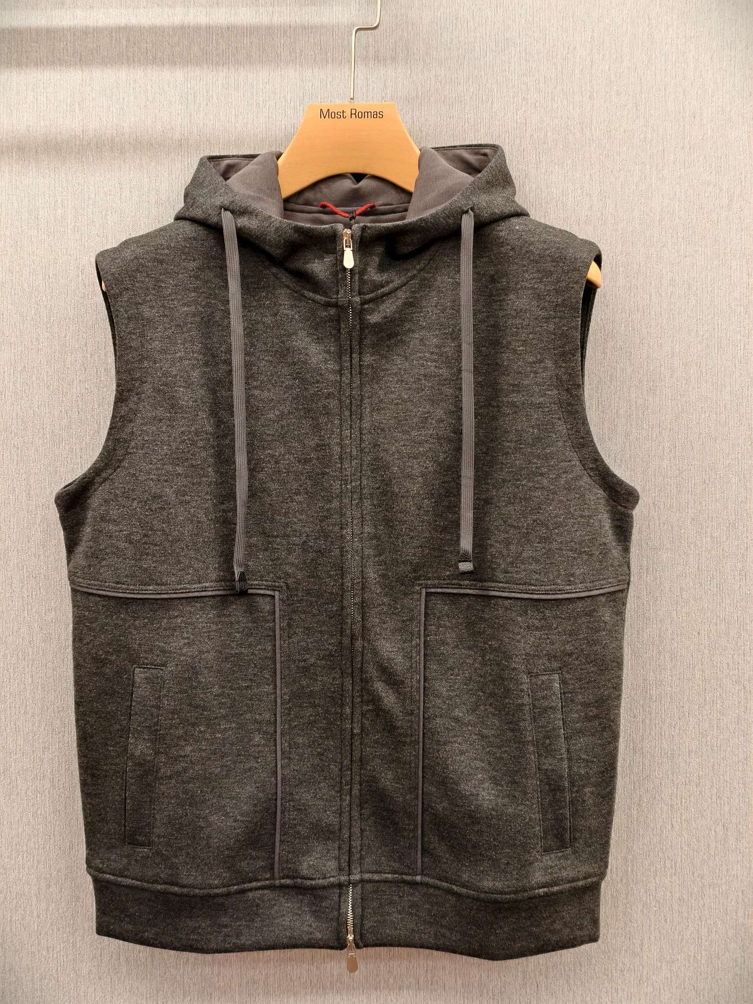 브루넬로 쿠치넬리 Brunello Cucineli 조끼